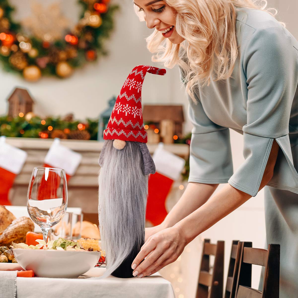 Fundas para botellas de vino de gnomo de Navidad, paquete de 4 unidades, hechas a mano, gnomos suecos, decoración de Navidad, decoración de mesa de comedor de Año Nuevo, regalo de fiesta 3