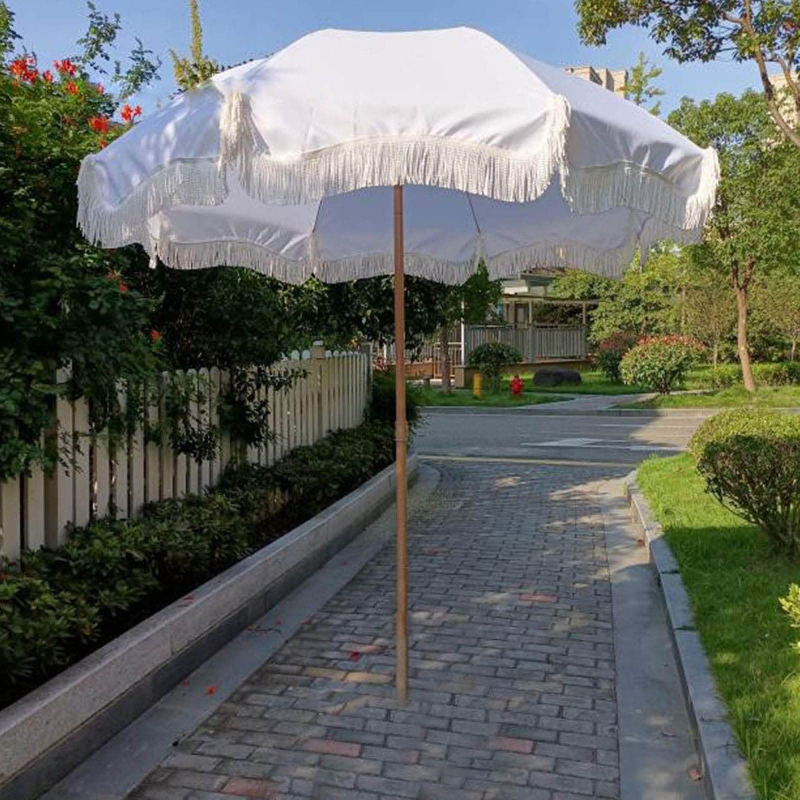 Parasol Géant Professionnel : Protection Et Design Pour Terrasses