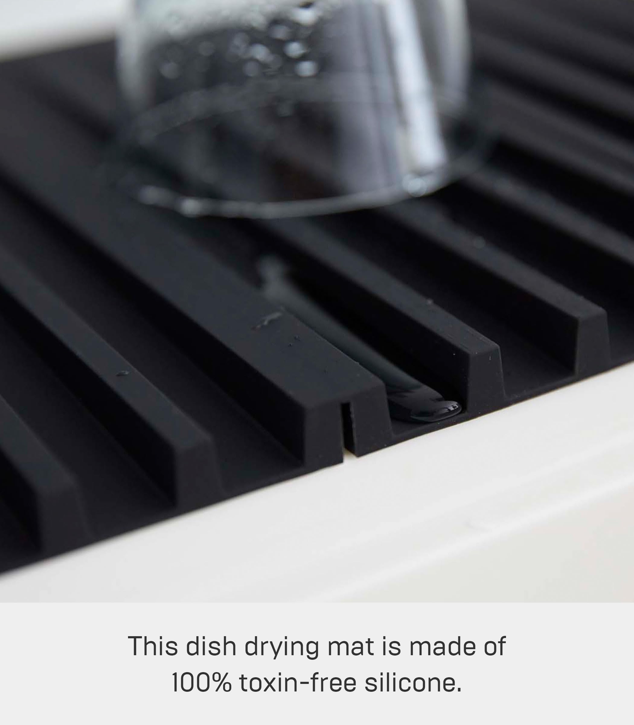 YAMAZAKI 3835-P Home - Scolapiatti pieghevole da cucina, in silicone, nero