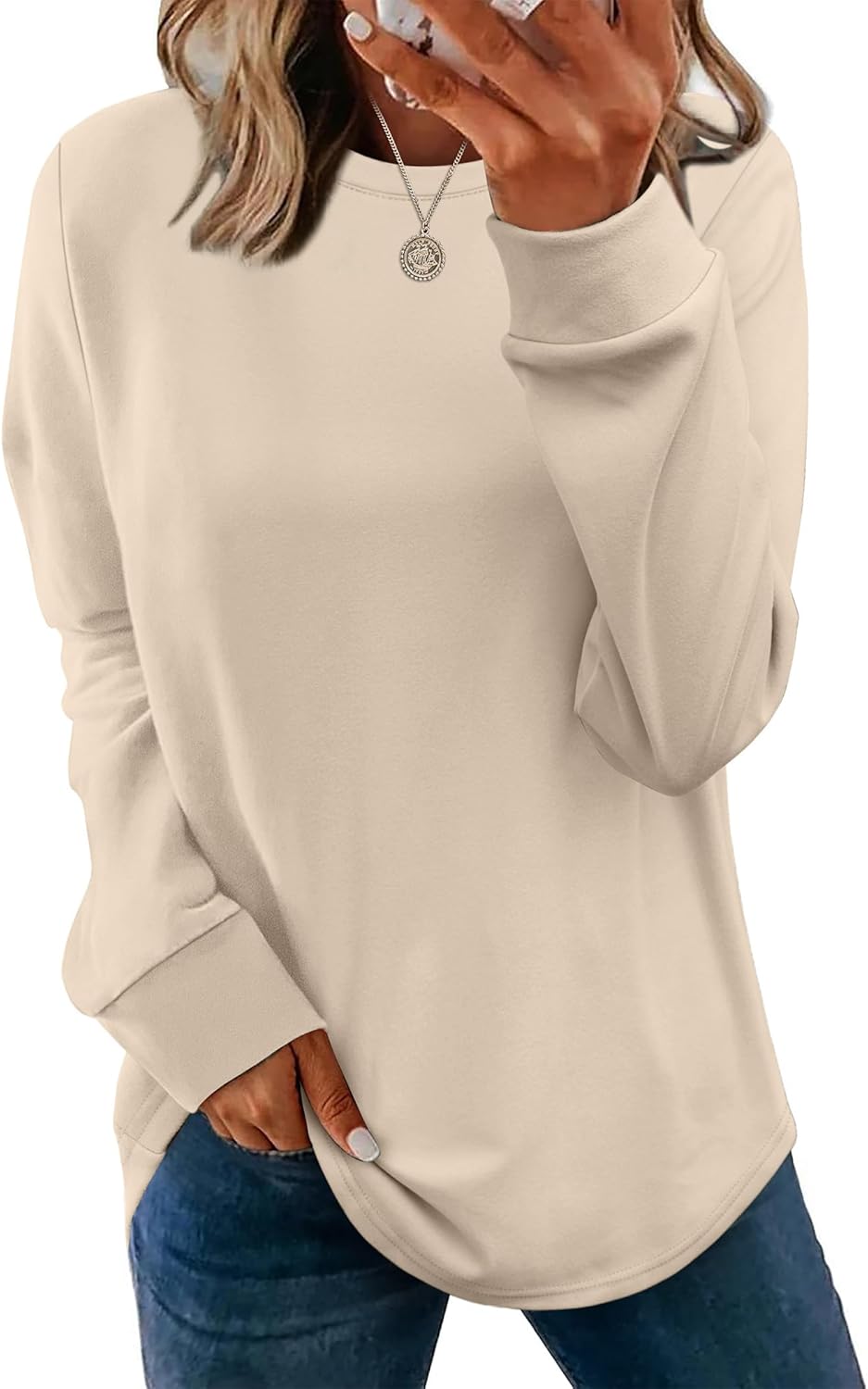 WIHOLL Sweatshirt for Women Crewneck Long Sleeve Shirts Curved Hem Lightweight Sweaters Fall Clothes 2025