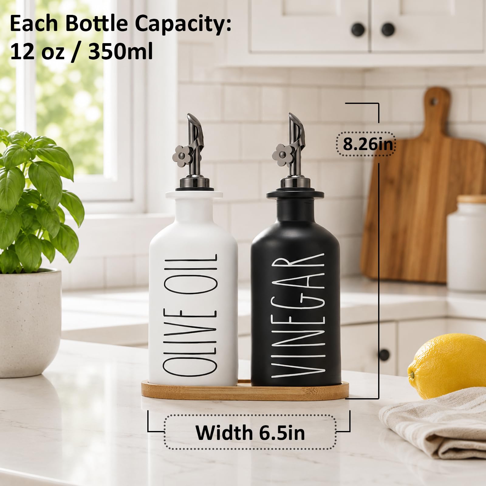HOMCDALY Premium Olivenölspender für die Küche, Glasölflaschen mit Bambus-Tablett, Öl- und Essig-Menage-Set, Küchenspenderflaschen mit Ausgießer, 335 ml, Schwarz, Weiß, 2 Stück