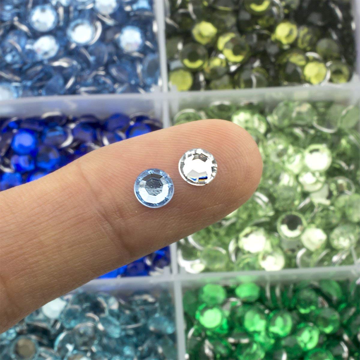 4500 Strass Acrilici 5mm In Scatola Organizer - 15 Colori Assortiti Per Nail Art, Abbigliamento E Fai Da Te