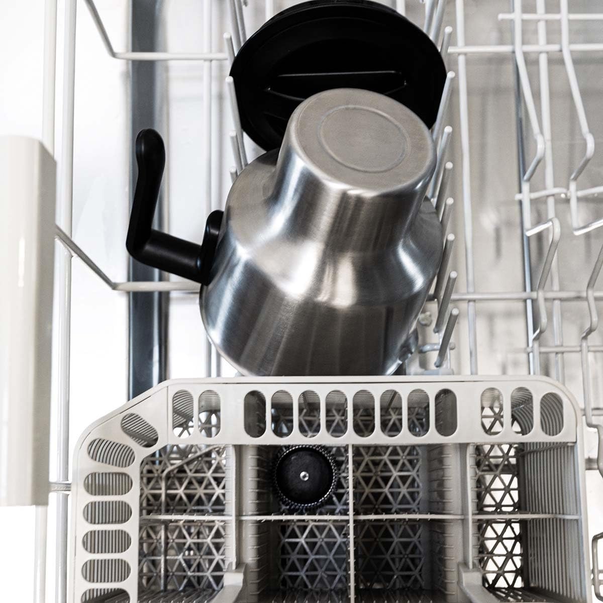 Cloer 7789 Mousseur à lait à induction XL800, mousse de lait 600 ml, chocolat chaud 500 ml, récipient 800 ml, commande électronique, 500 W, bobine de mousse magnétique, verseuse en acier inoxydable