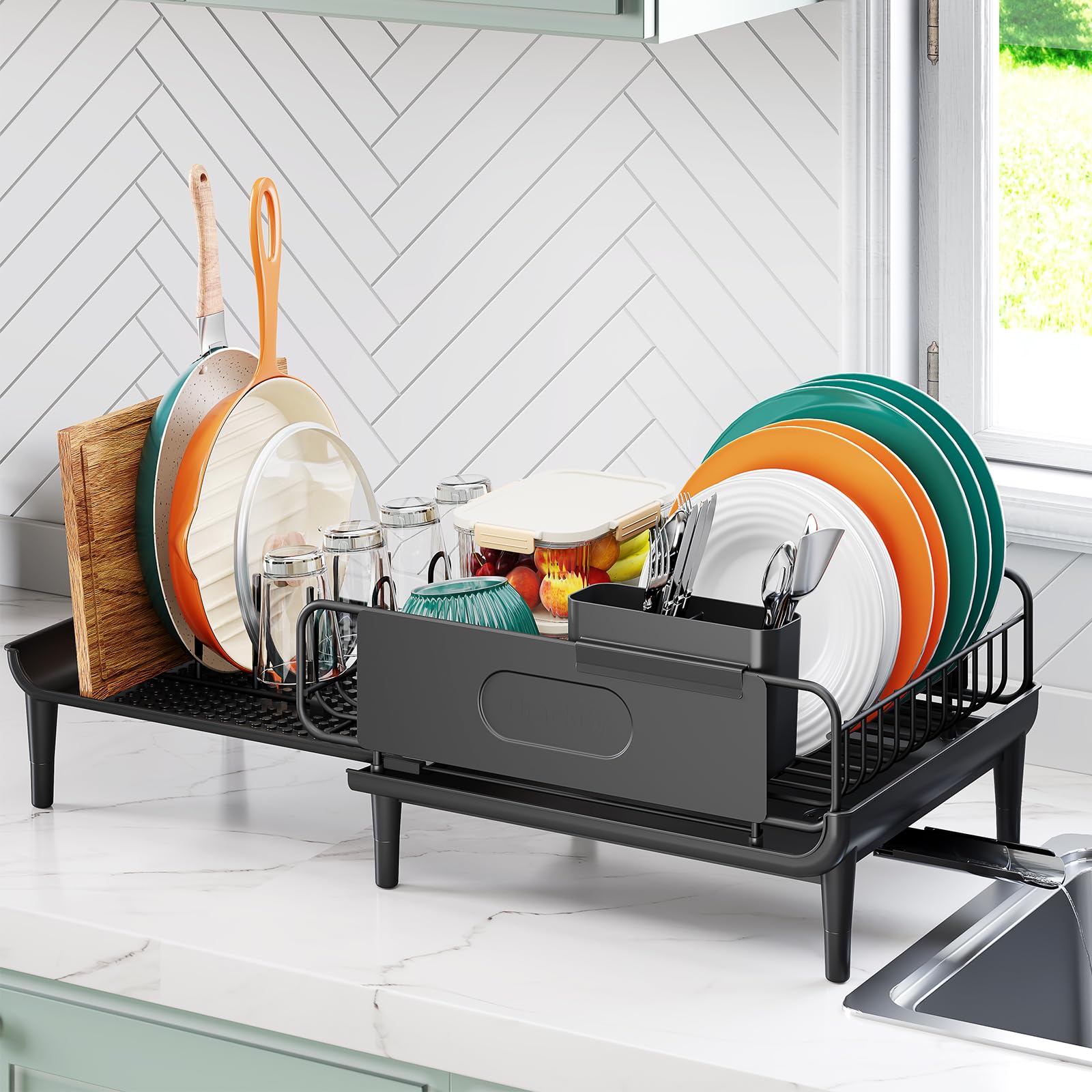 Urackify Escurridor de platos, de acero inoxidable, expandible (14.5 a 25.3 pulgadas) y escurridor de platos con estante plegable, soporte para utensilios para encimera, 1 pieza color negro