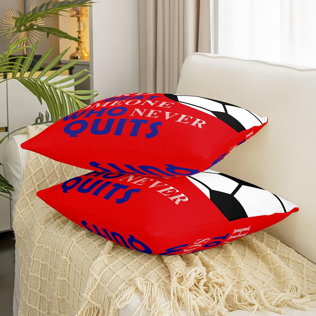 Loussiesd Voetbal gooien kussenslopen 40 x 40 cm, set van 2 Loussiesd Voetbal gooien kussenslopen 40 x 40 cm, set van 2