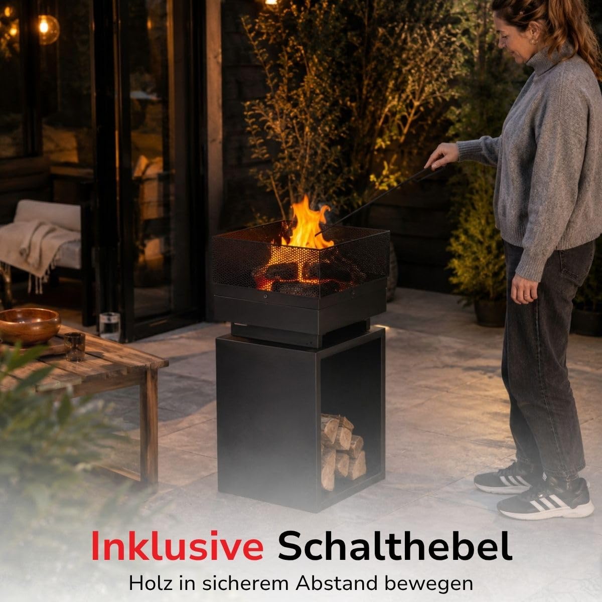 BBQ Collection Feuertonne mit Funkenschutz - Feuerkorb 39 x 39 x 85 cm - Gartenkamin für Brennholz - Terrassenofen mit Schürhaken und Brennholzlager - Deko Terrasse - Karbonstahl