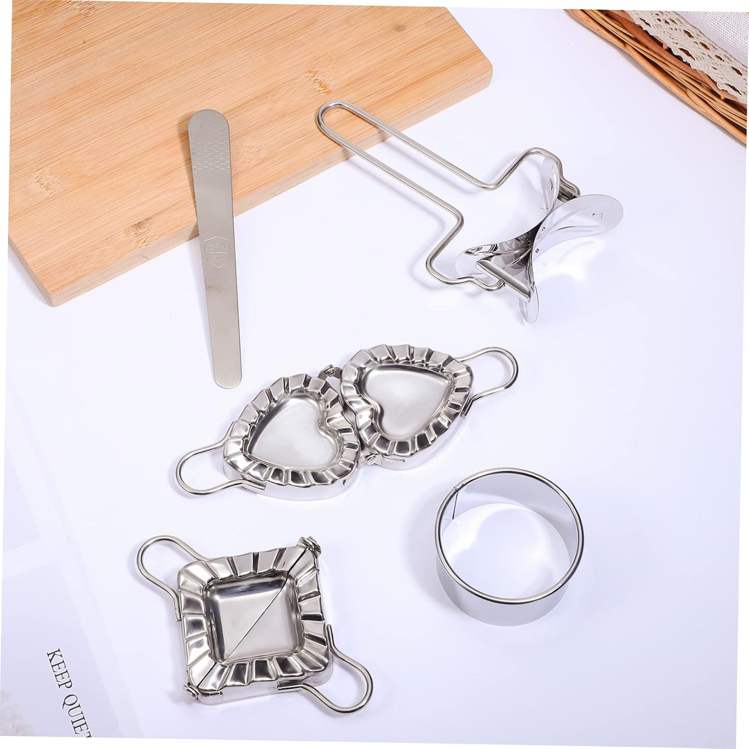 Mobestech 2sets Chinese Dumpling Maker Press Ravioli Cutter Empanada Maker Dumpling Press and Sealer