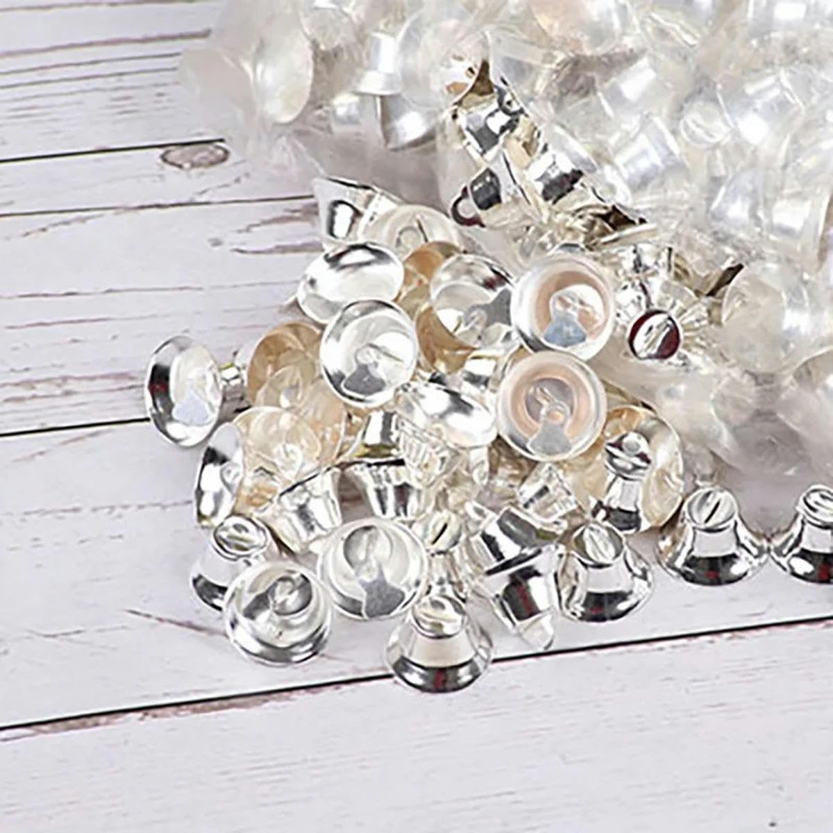 Campanelli di Natale piccoli 1 cm 2 cm Piccoli campanelli di metallo Jingles Ornamenti per l'albero di Natale Campanelli d'oro e d'argento per l'artigianato - 20 mm Argento - 100 pezzi
