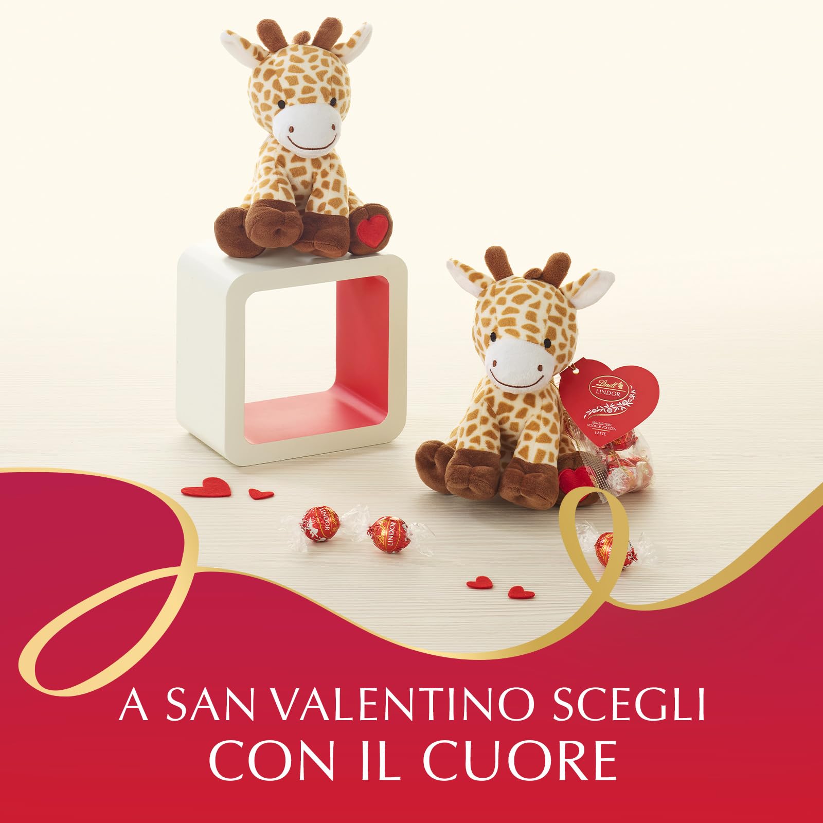Lindt San Valentino Peluche Cucciolo Giraffa con Cioccolatini LINDOR al Latte, Formato 100 g