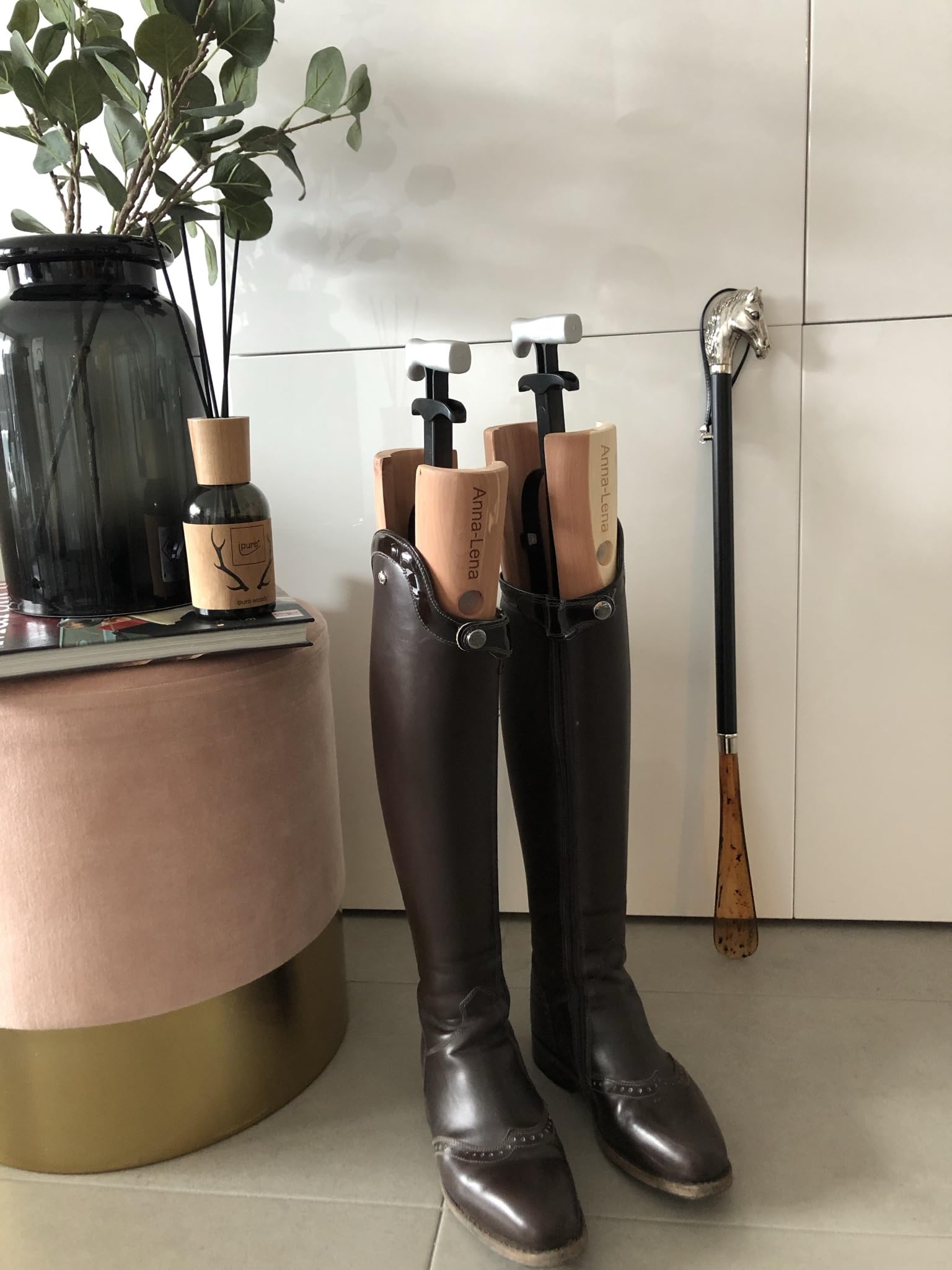 DELFA - Tendistivali in legno di cedro, lunghezza 35 cm, meccanica innovativa, forma esclusiva con nome personalizzato