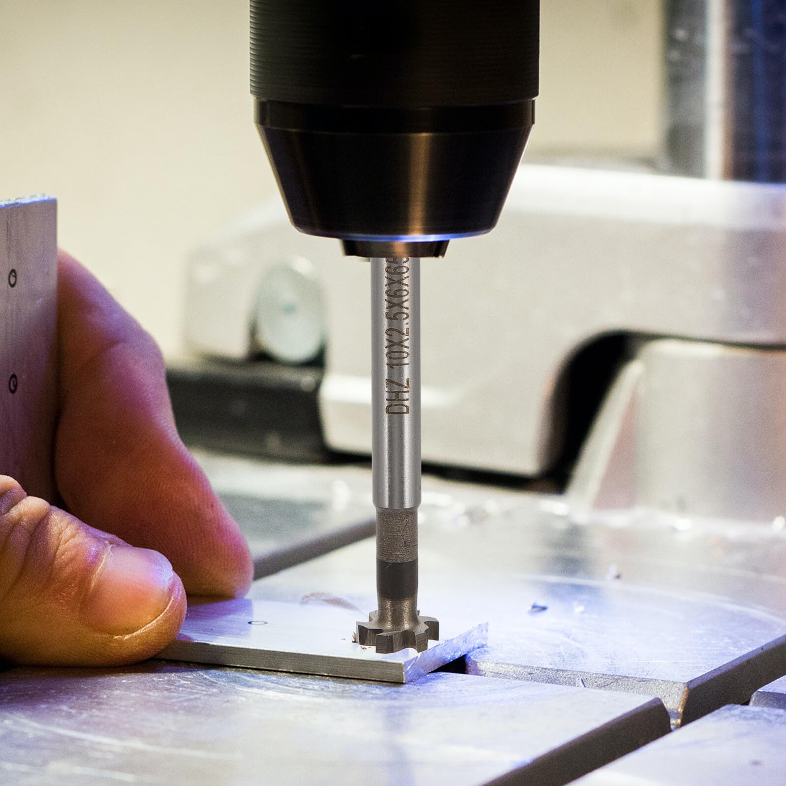 Fraise à Rainure T Acier Rapide Haute Dureté Résistant à Usure Outil de Fraisage Cnc pour Acier Inoxydable et Adapté à Aérospatial et Automobile