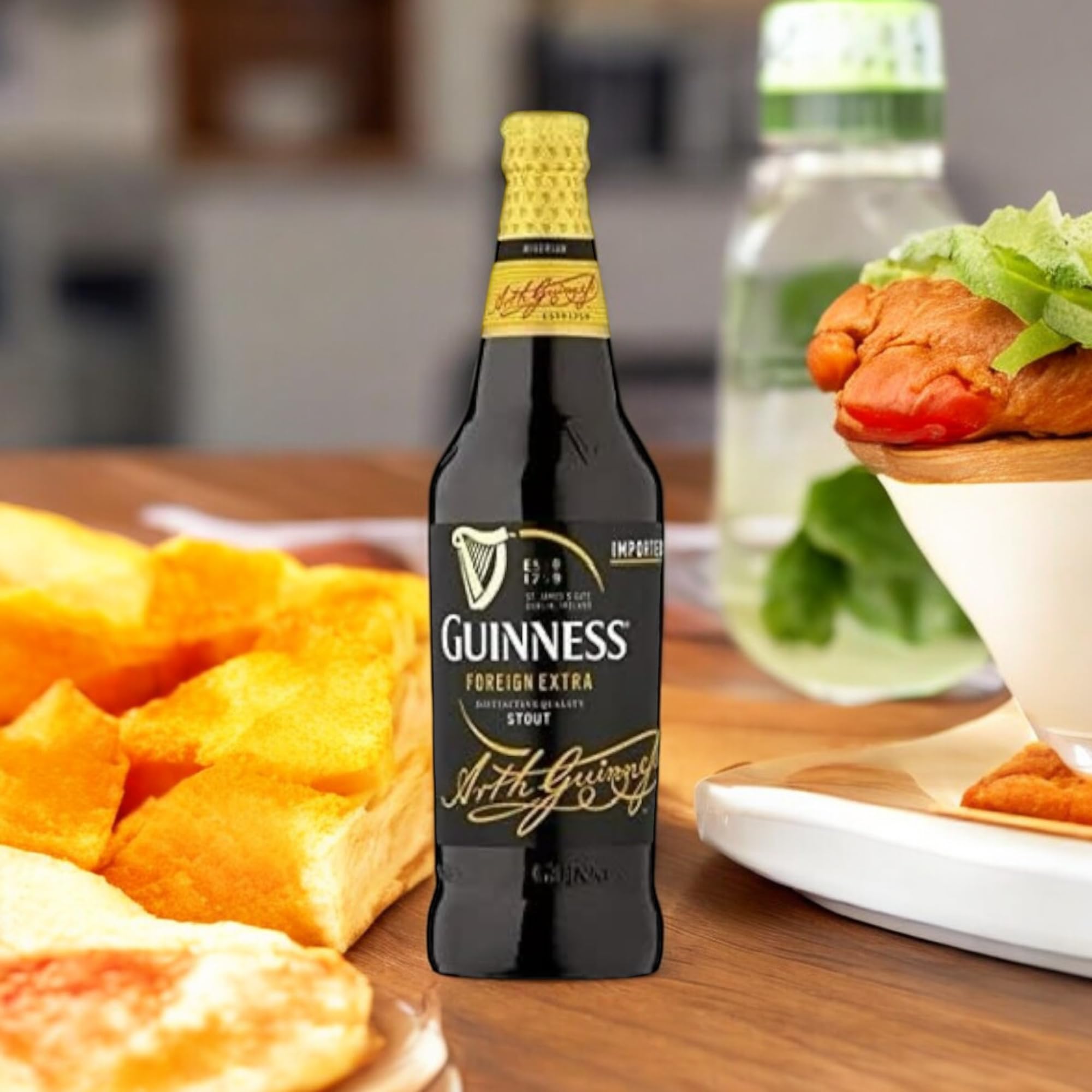 12x Guinness Foreign Extra Stout 0,6l - Nigeria mit 7,5% Vol. - Inklusive Original Haus der Biere Berlin Bierdeckel