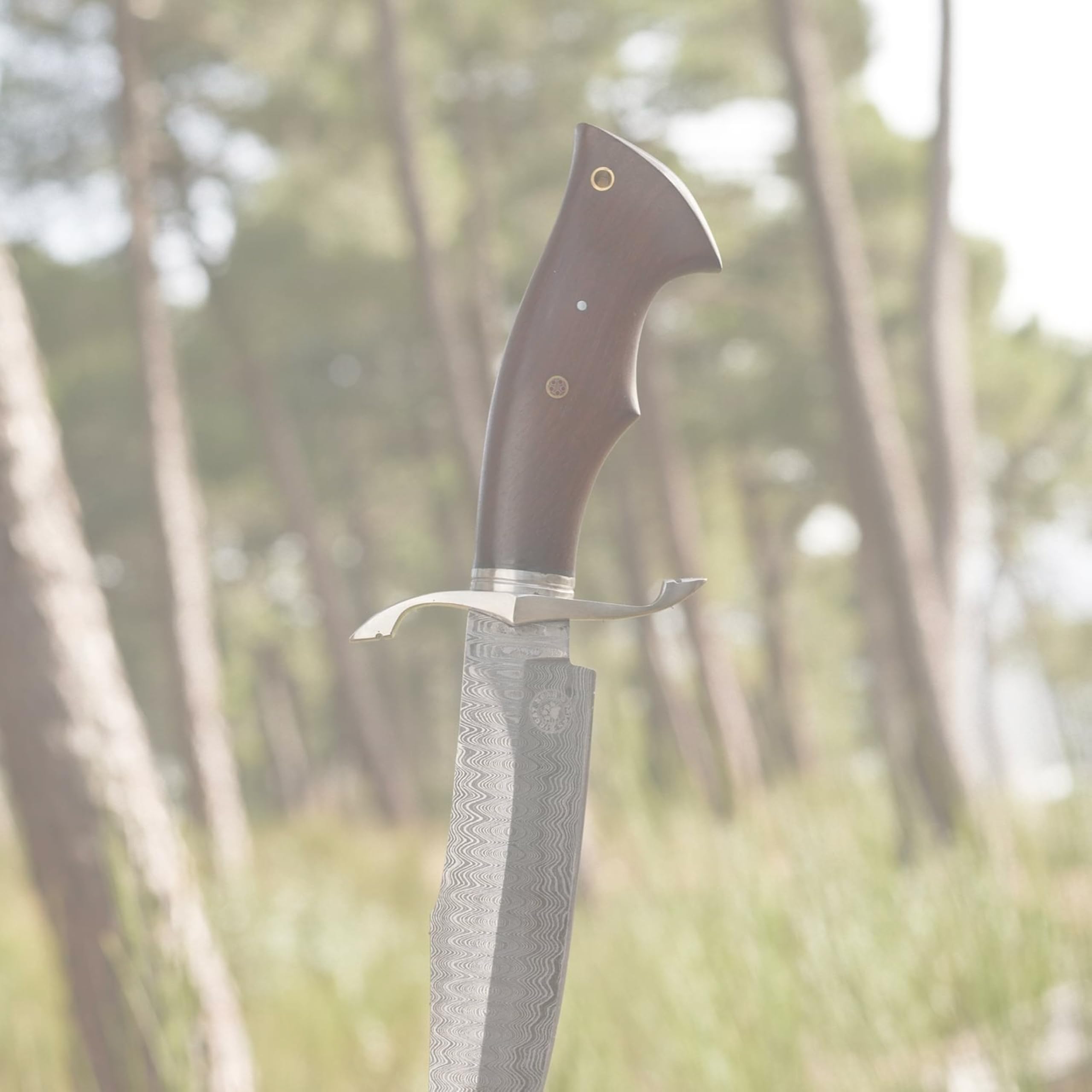 BIGCAT ROAR Cowboy - Coltello da Caccia Grande in Acciaio Damasco Artigianale 30 5 cm - Manico in Legno di Noce e Fodero in Cuoio - EDC Bushcraft Campeggio Sopravvivenza - Regalo Uomo Cacciatore