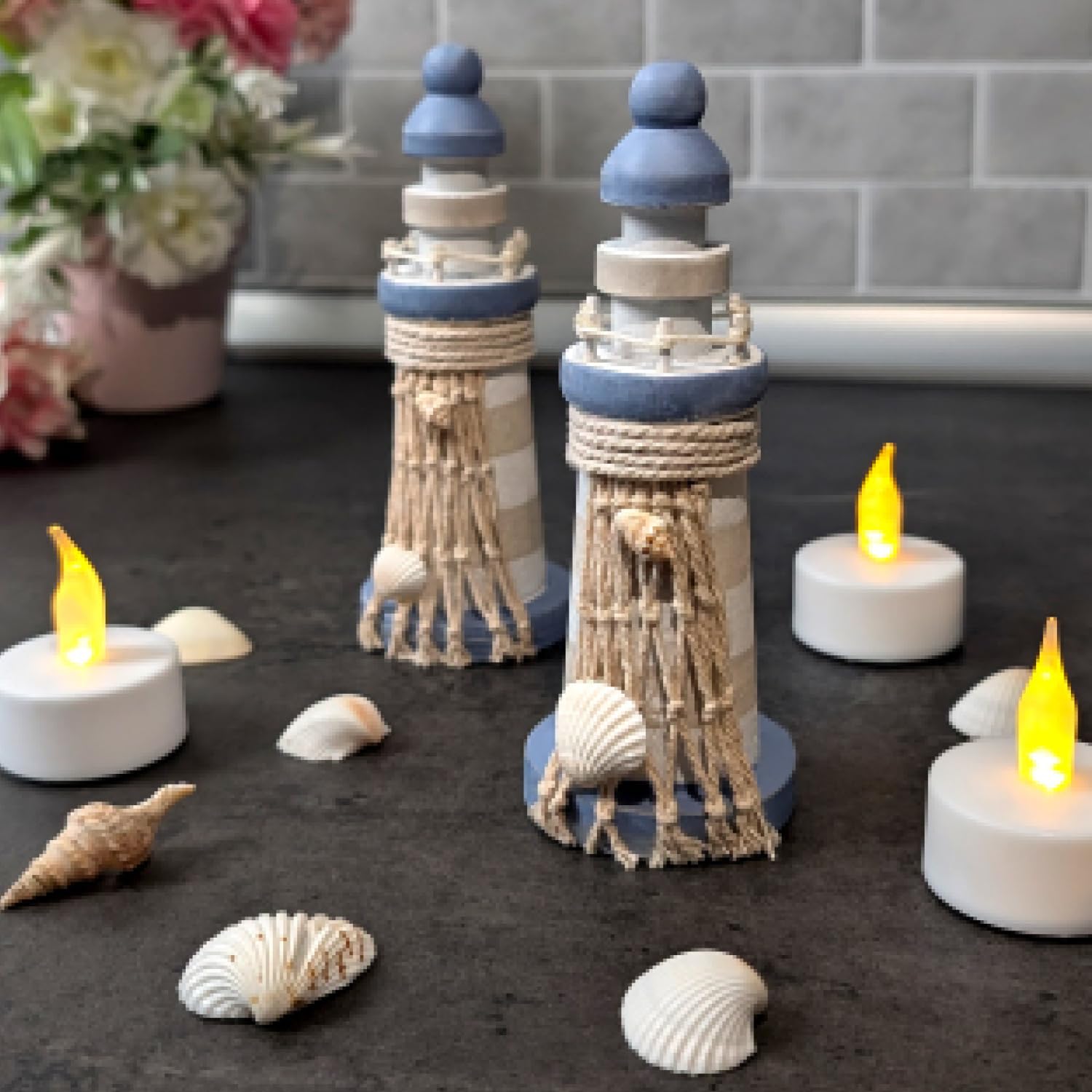 com-four® 2X fari Decorativi in Legno per Bagno e Zona Giorno - Set di Decorazioni per fari marittimi - Piccoli fari in Stile Used Look (Blu/Bianco - 2X Faro)