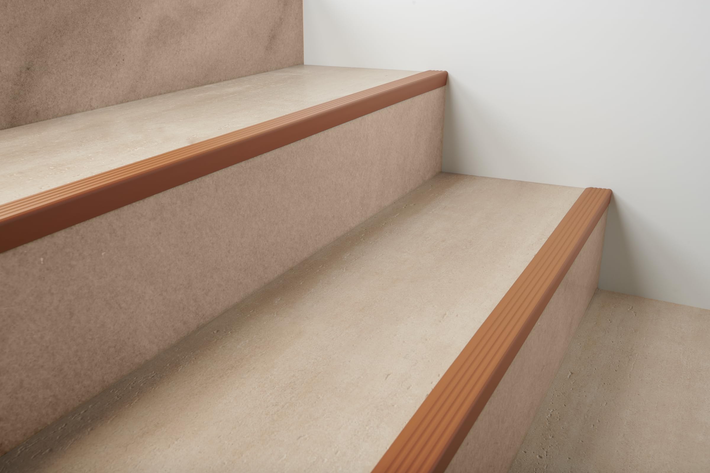 Profilo Per Bordi Scale In PVC - 50x25mm, 150cm - Autoadesivo Antiscivolo - Grigio Chiaro