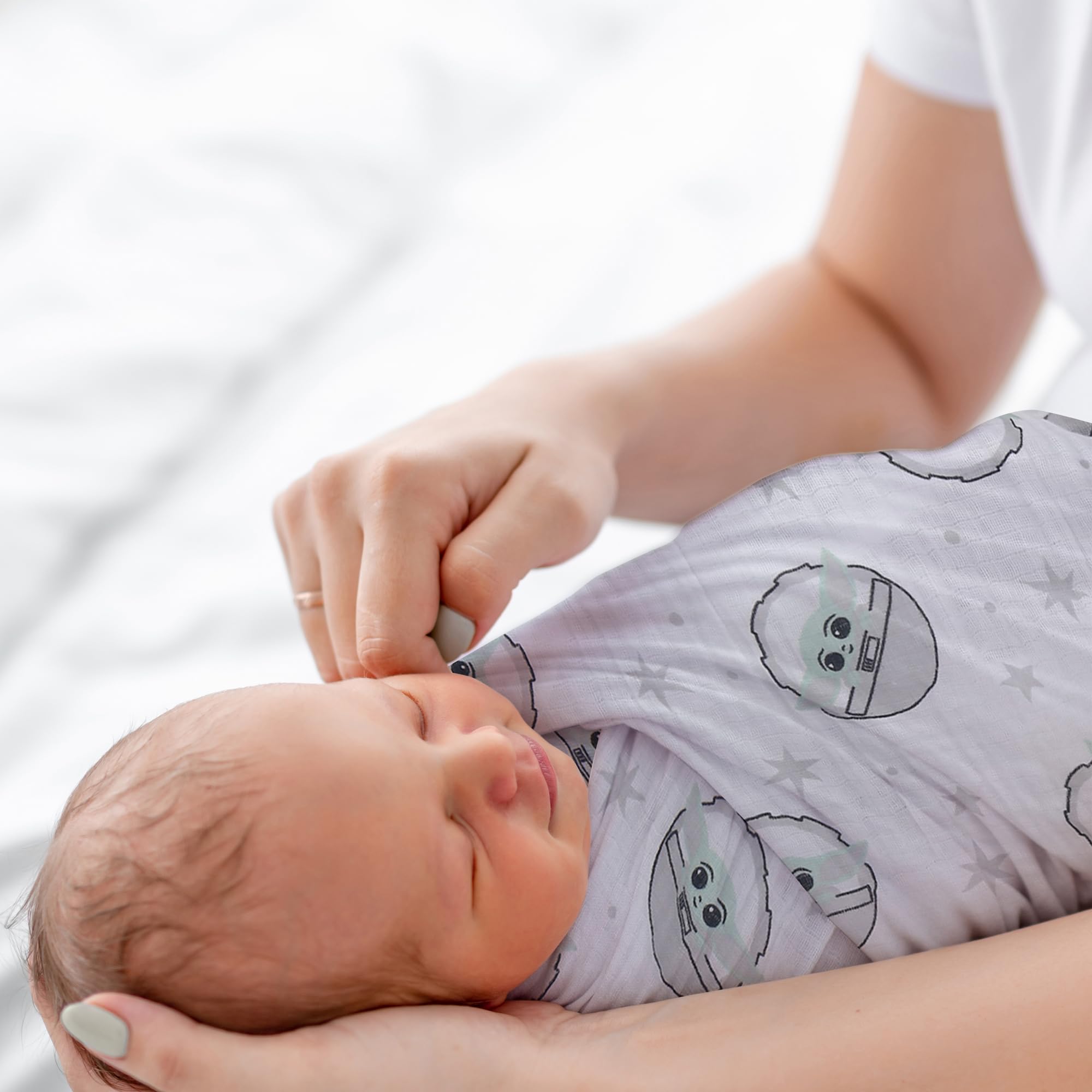 Lambs & Ivy Star Wars Baby Yoda/The Child - Juego de manta para envolver y regalo adorable