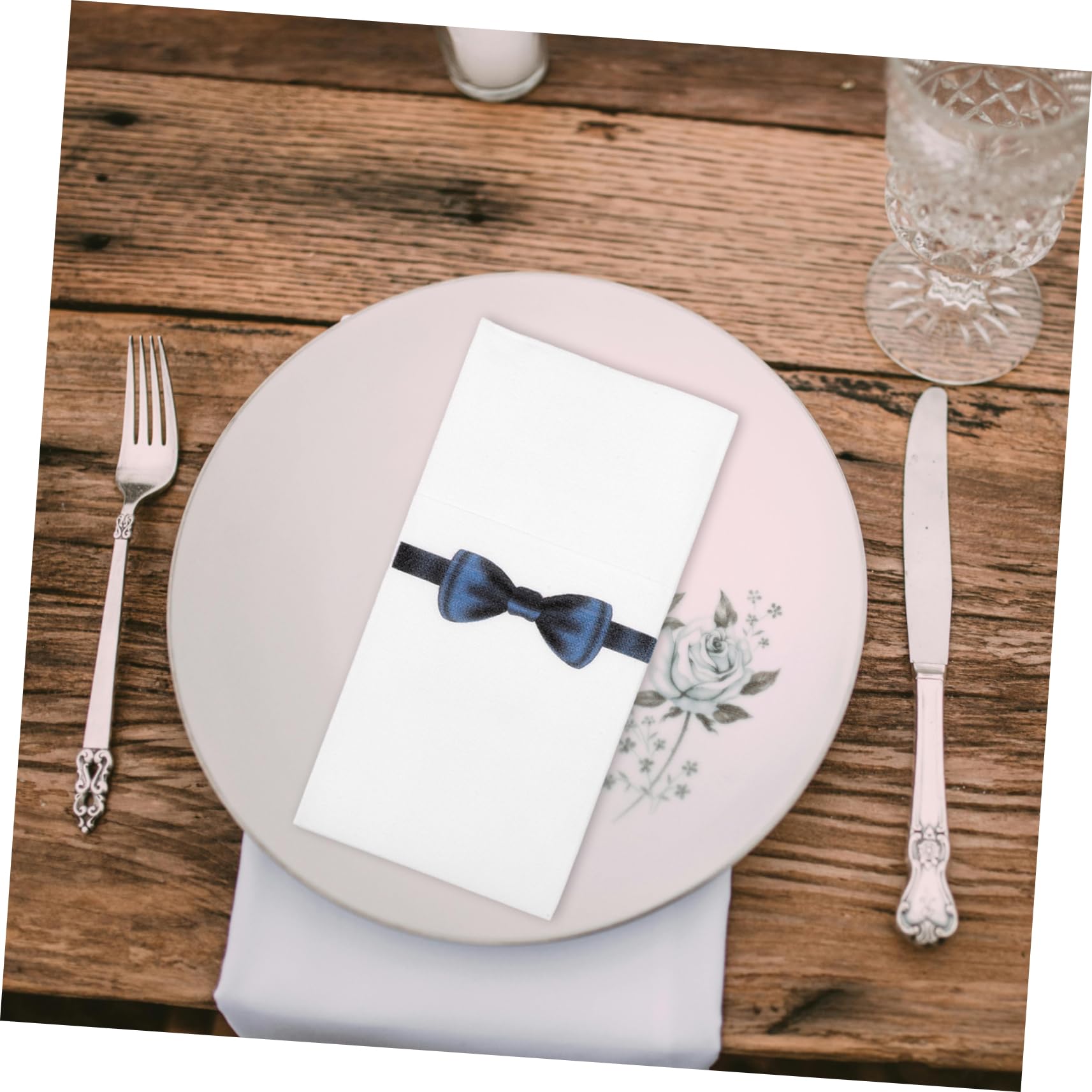 Cabilock Tovaglioli Iniziali 50 Pezzi, Tovaglioli Usa e Getta in Carta 40x40cm Pieghevoli e Leggeri per Ristorante e Hotel Décor da Tavola Stampa Fiocco