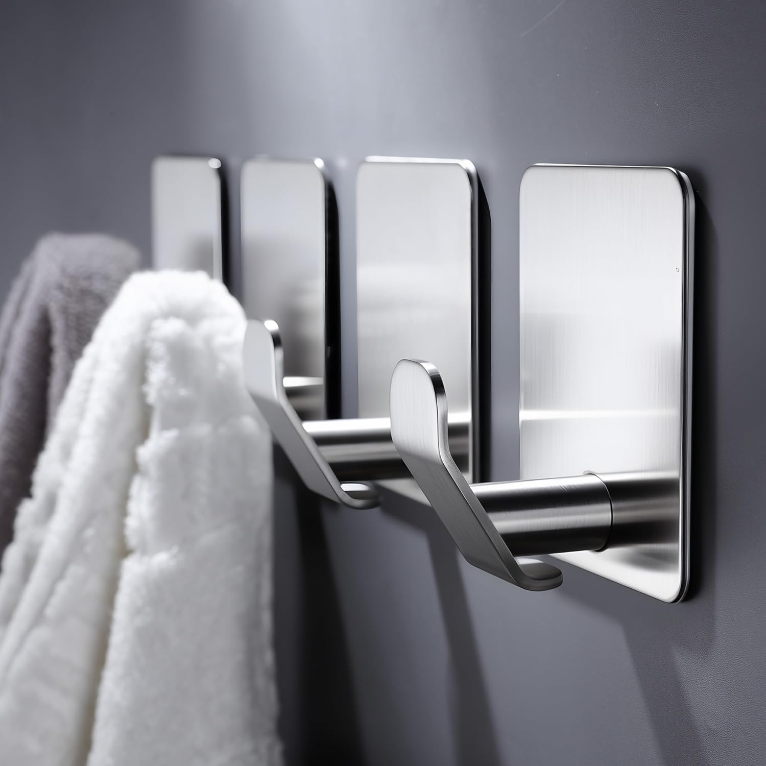 DELITON Ganchos adhesivos  Paquete de 4 ganchos para toallas de acero inoxidable cepillado, ganchos de pared para colgar toallas, ropa, llaves, se