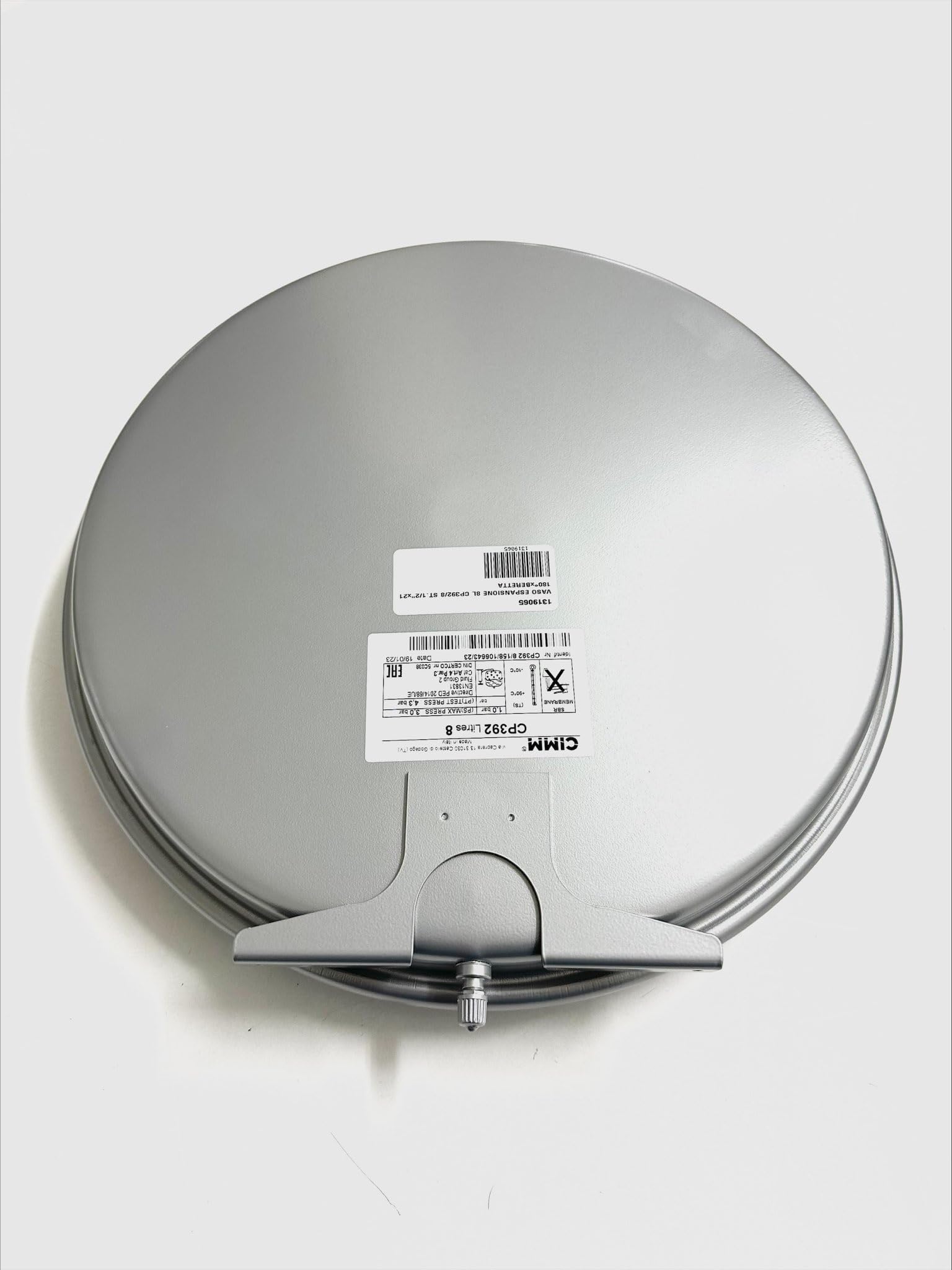Vaso Espansione per Caldaie Murali Circolare Piatto 8 Litri Diametro 39,2 cm Attacco 1/2"x21 Valvola 180° con Staffa
