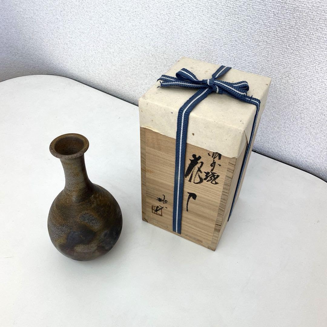 備前焼　　インテリア・花瓶・陶器 Amazon.co.jp: 備前焼 花瓶 陶芸 花器 伝統陶芸品 日本製 お箱入り