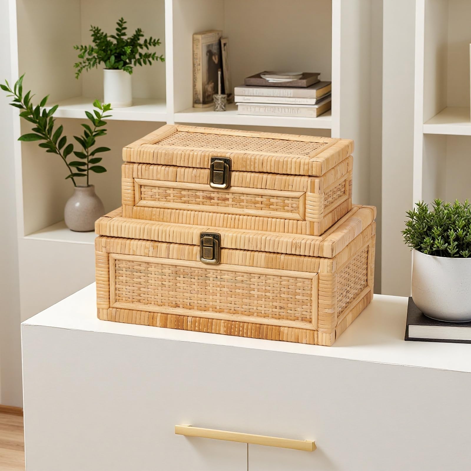 Handwoven Rattan Storage Box With Lid - Boho Decorative Basket For Jewelry, Keepsakes, Home Organization (Large, 12"x8"x5")