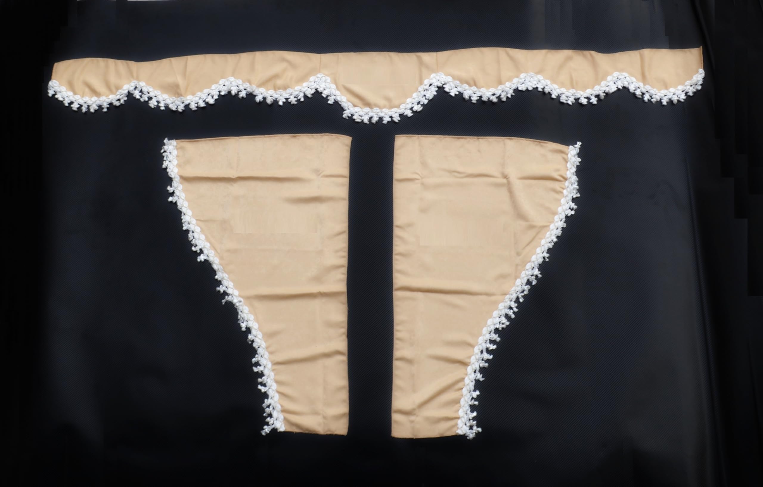 Set de 3 cortinas decorativas de peluche con pompones blancos para camiones Volvo (Beige)