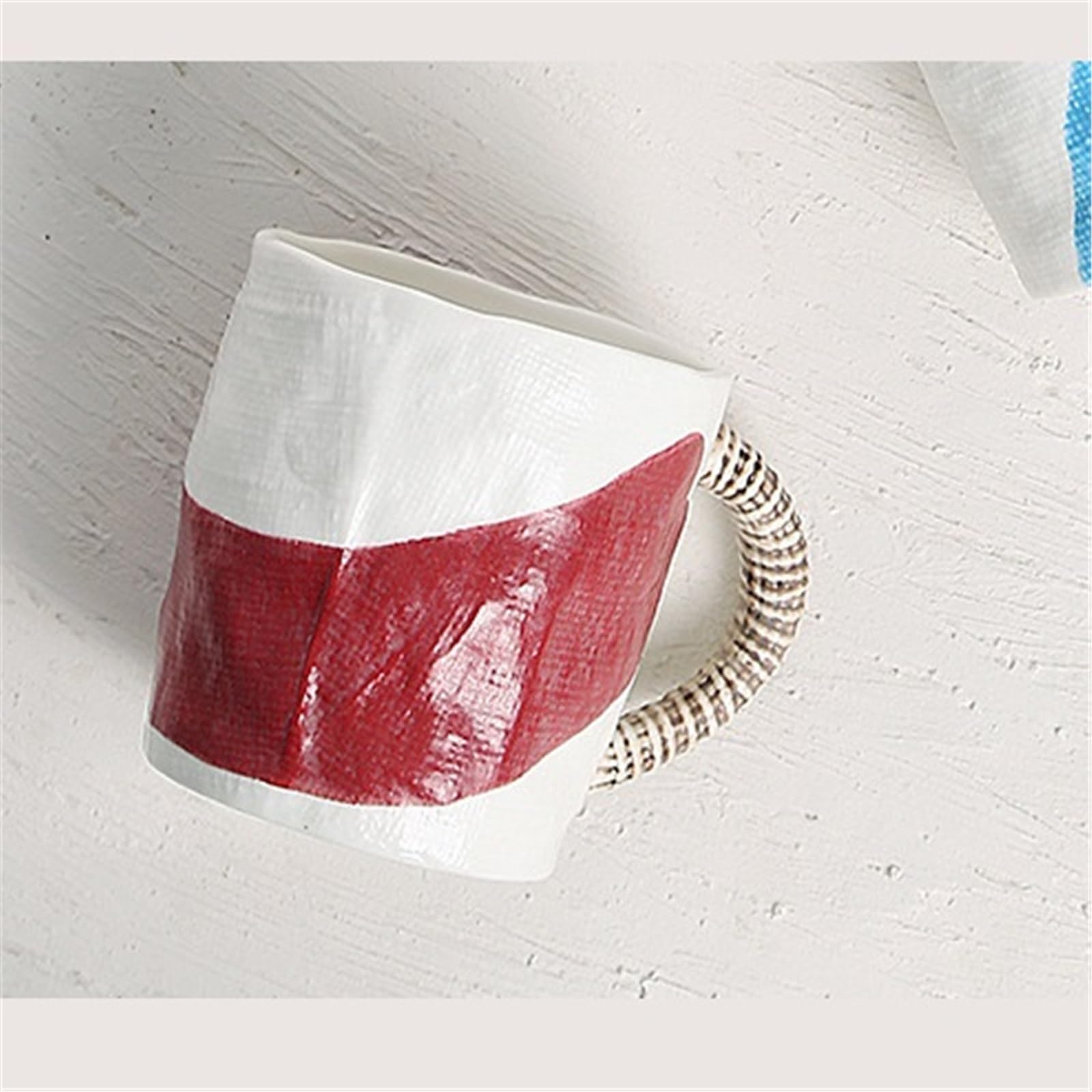 Tasse à thé Tasse en céramique texturée peinte à la main sous glaçure rouge