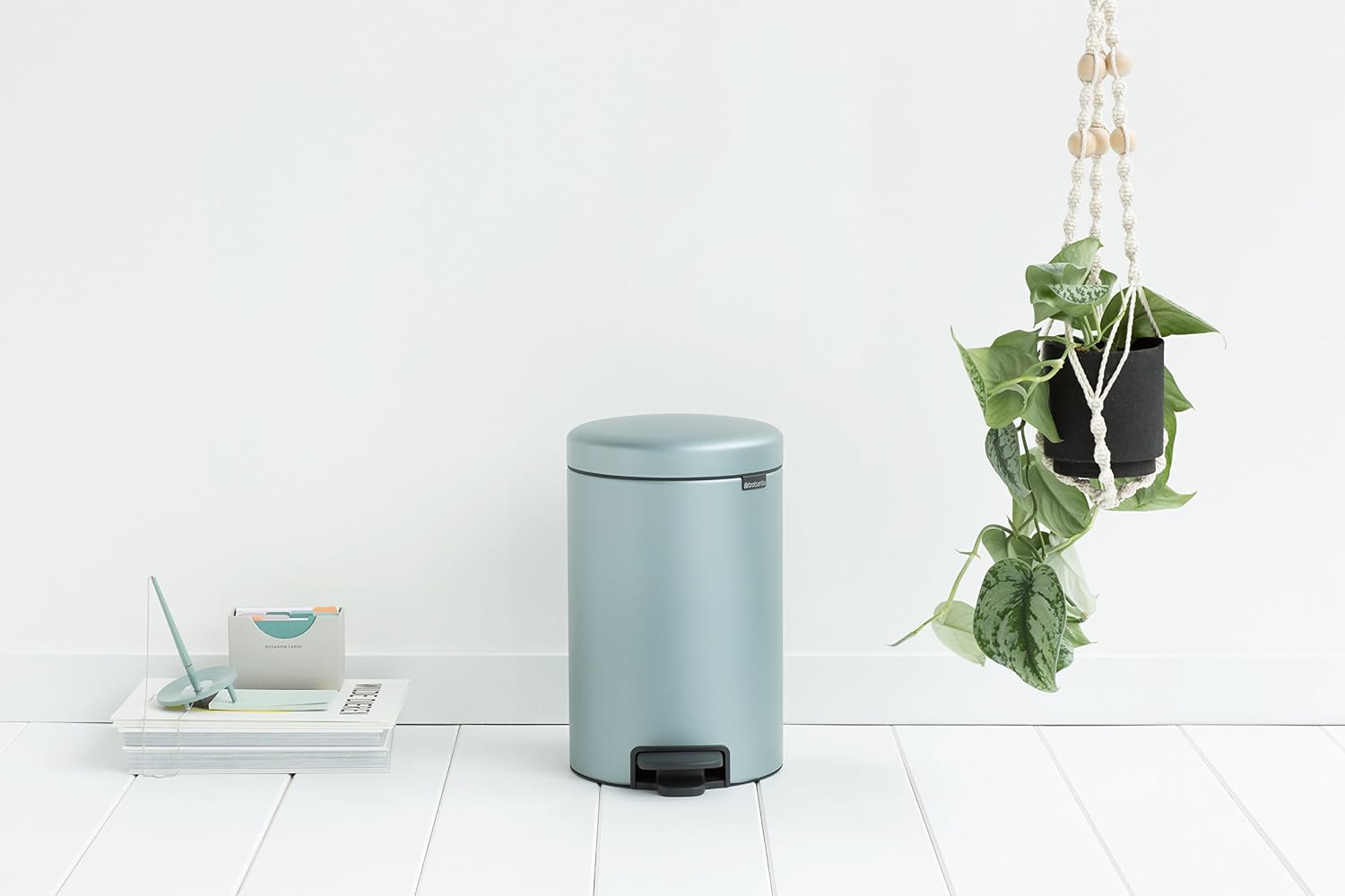 Brabantia 113765 Step Trash Can with Plastic Inner Bucket, 3.2 Gallon, Metallic Mint