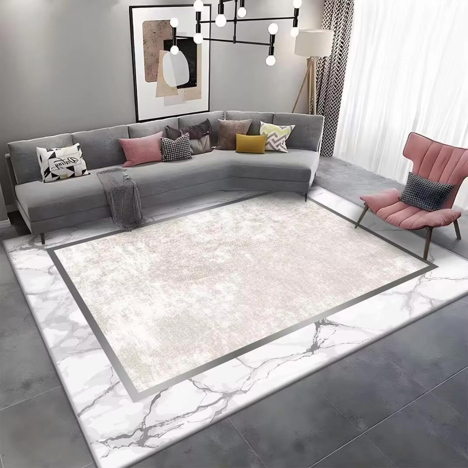 Grand tapis moderne en marbre lavable pour sublimer votre coin canapé