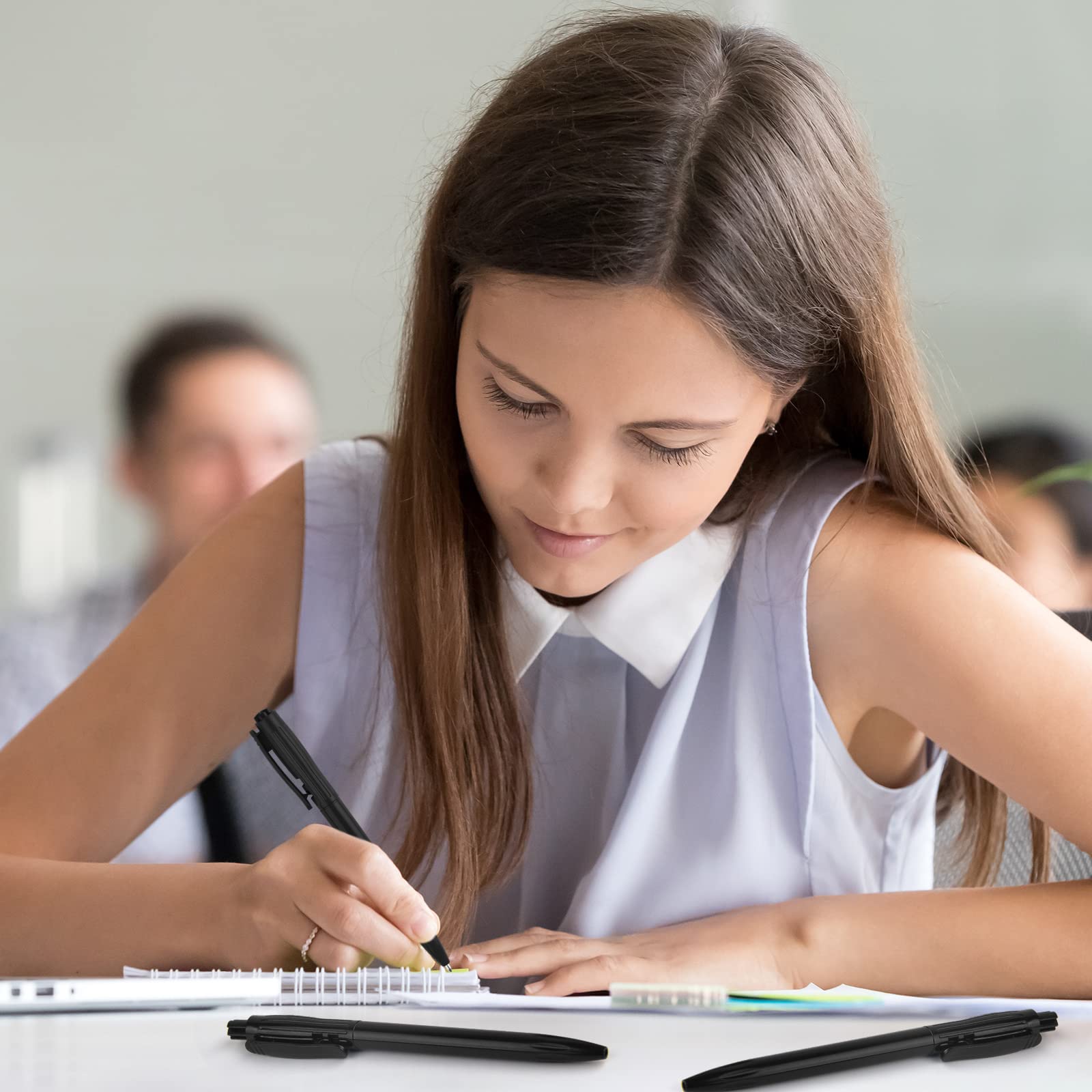 Zuazaor 300 bolígrafos retráctiles baratos al por mayor de 0,7 mm de tinta azul para servidor de escritura para oficina, escuela, restaurante (negro)