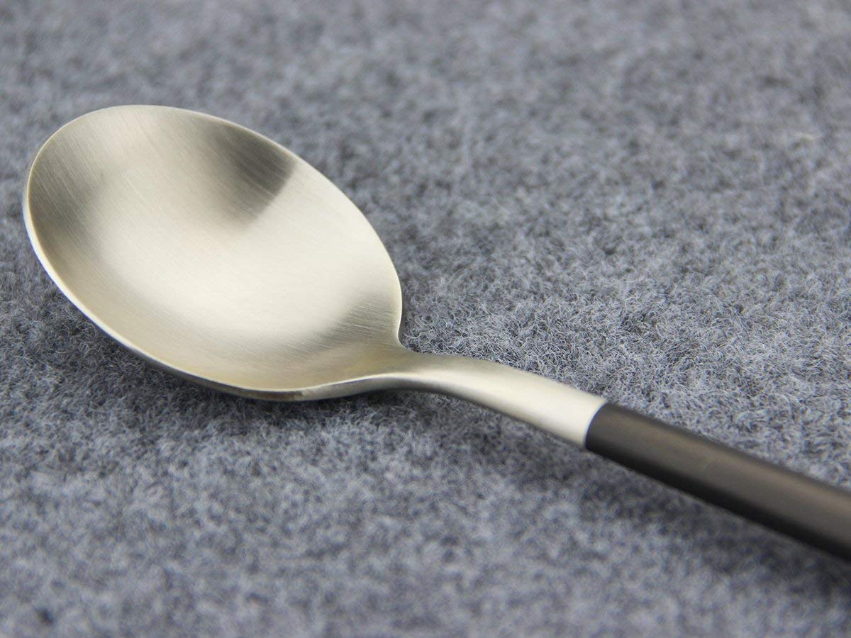 20 Stück Besteck Edelstahl Geschirr Set Geschirr Set Besteck Set inklusive Messer Gabeln Löffel Service für vier Personen schwarz und Silber 18/10 (4 Sätze)