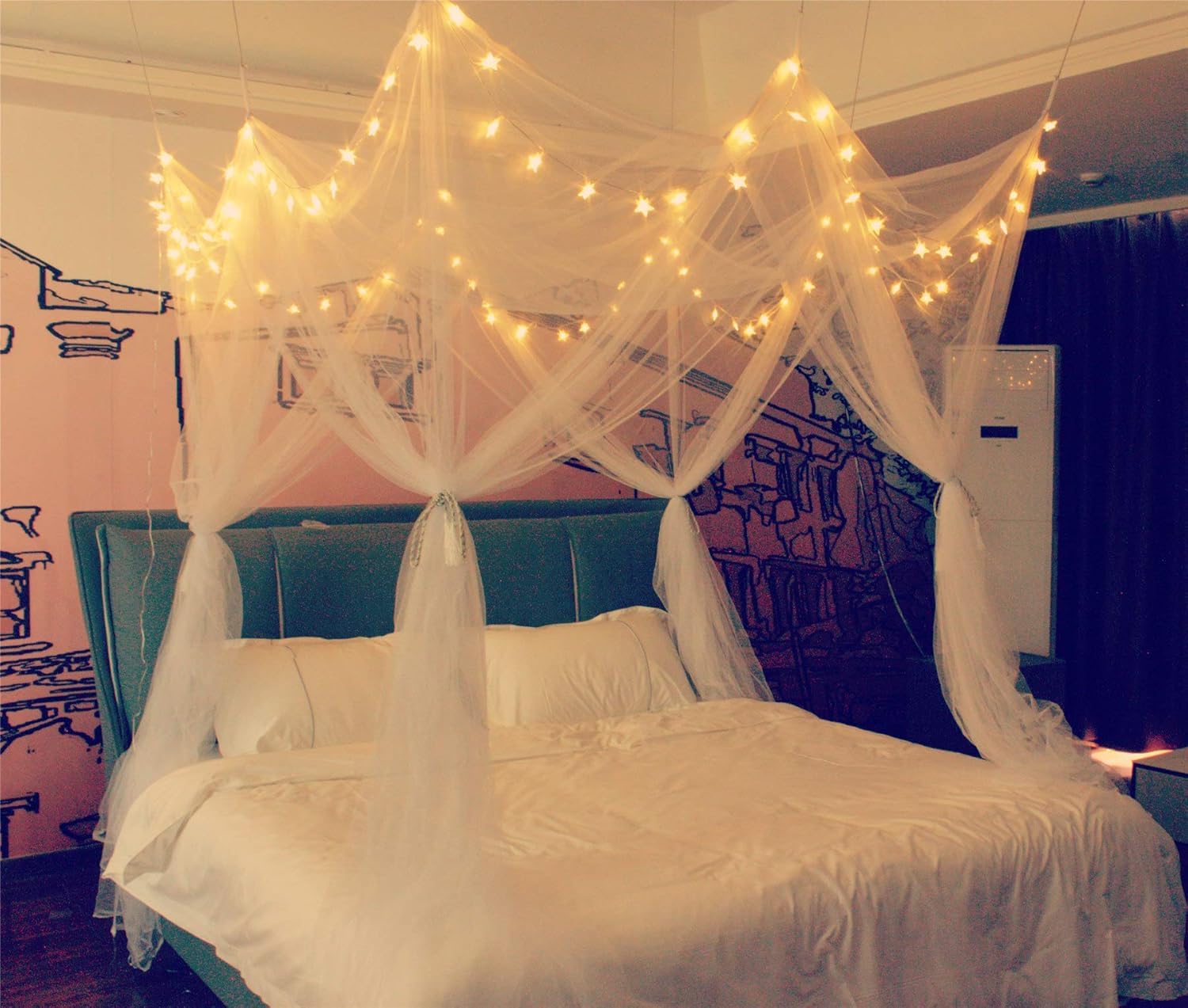 Comtelek Ciel de lit d'angle avec Guirlande Lumineuse à 100 LED - Fonctionnement à Piles - Style Unique - 4 Portes - Suggéré pour lit Double, Grand lit et très Grand lit