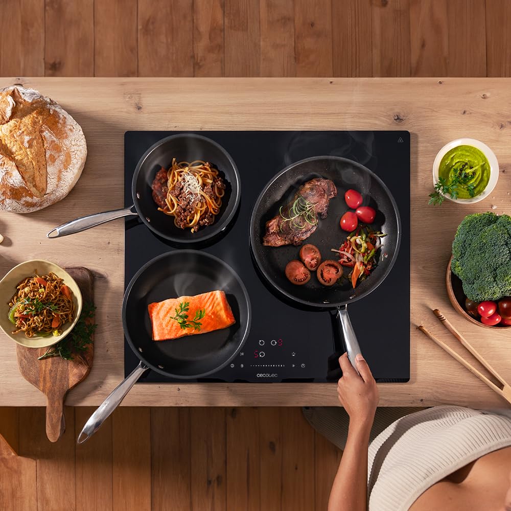 Cecotec Piastra a induzione 3 fuochi Bolero Squad I 3200. Potenica Max 7200 W con 9 Livelli di Potenza, Booster Function, Invisible Touch Slider Control, Blocco per Bambini