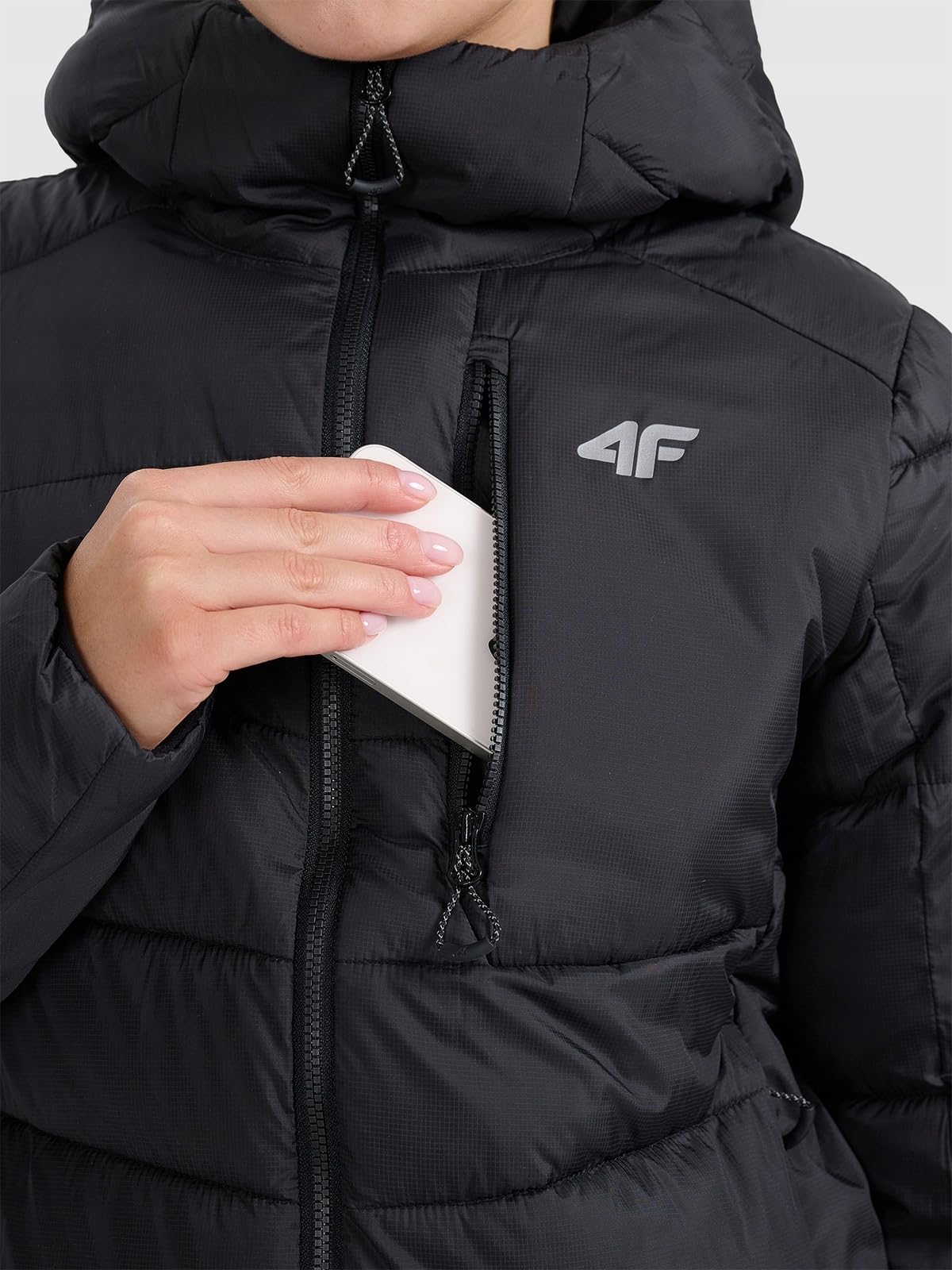 4F Kurtka puchowa trekkingowa z wypełnieniem Primaloft Silver damska