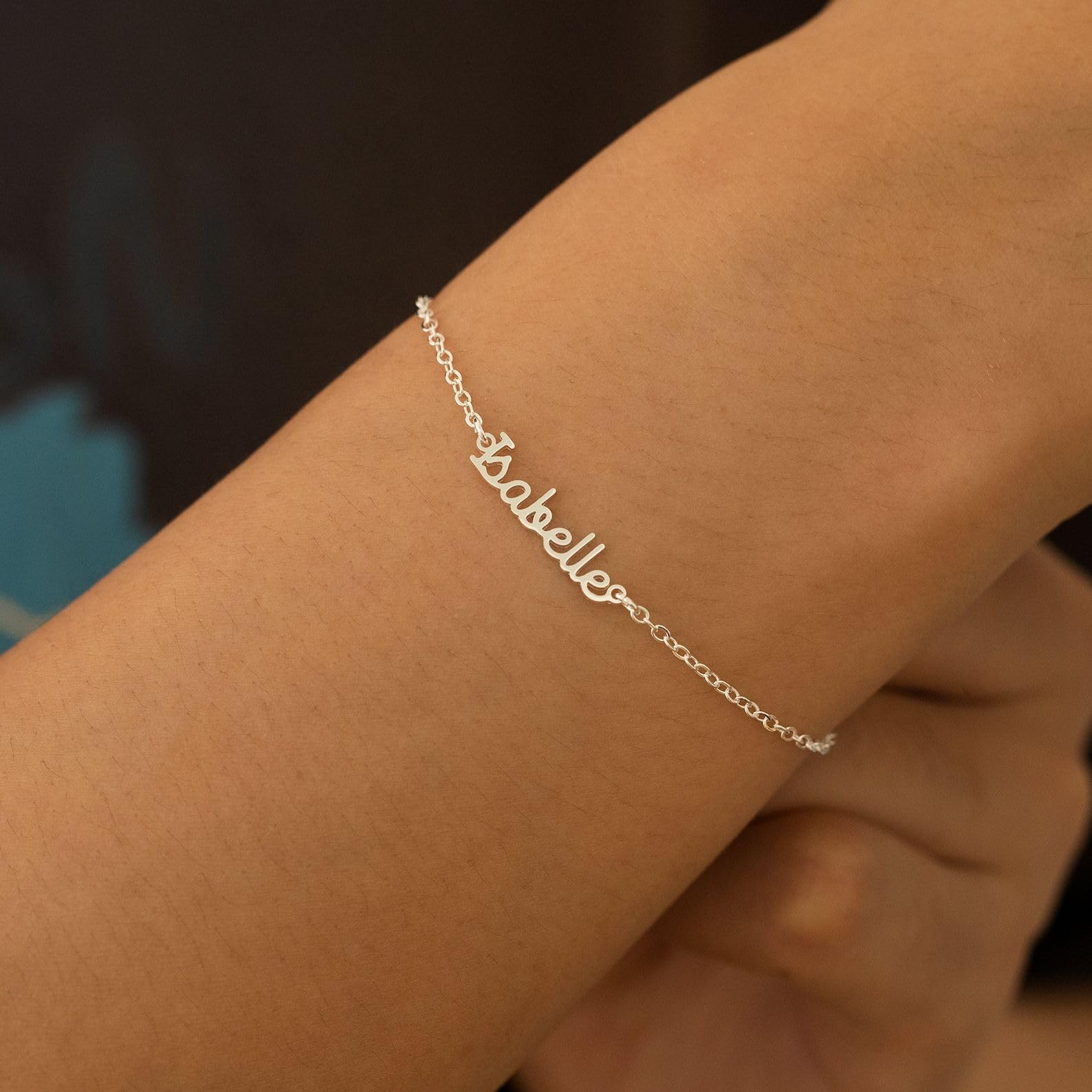 Piccolo bracciale con nome, su misura bracciale con nome, tre bracciali, impilabile bracciali, fatto a mano gioiello, neo mamma damigella per lei