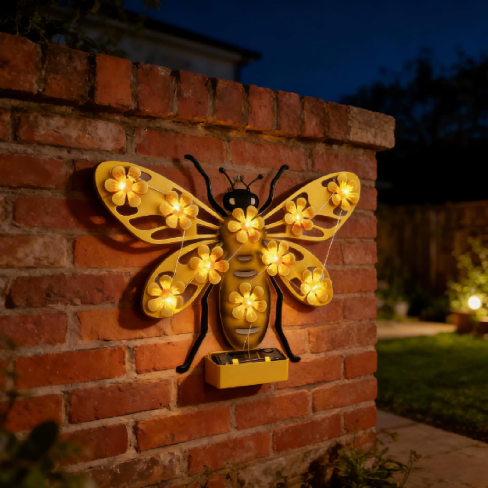 Vasedre Solar Lights Metal Outdoor Wall Art, Waterproof Animal Design Garden Wall Decorations with Soft LED Flower Lights for Garden Patio Backyard Yard Decor, Gardening Gifts for Women (Bee)
