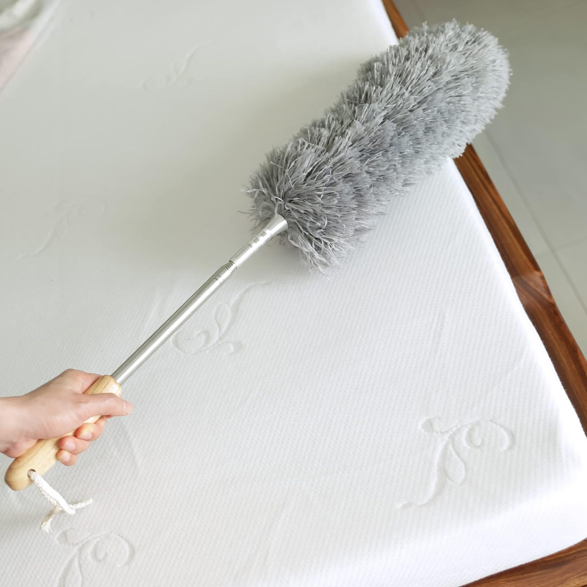 The Better Home Telescopic Flexible Duster | Wooden Handle | Fan Cleaner Brush with Long rod | Dusting Accessory | Size Adjustable | Cleaning Supplies | Dusting brush for home cleaning | Grey | 1 Pack (B0B8723G27) Amazon Price History, Amazon Price Tracker