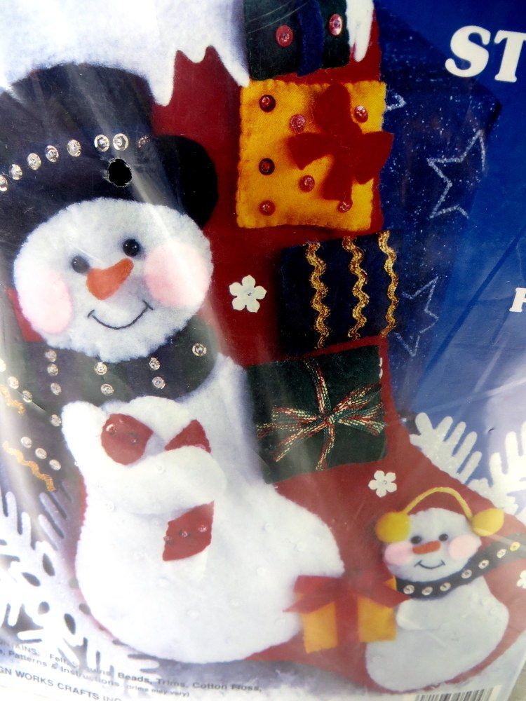 Design Works Snowman Dad & Child Jeweled Christmas Stocking Felt Applique Kit 16
