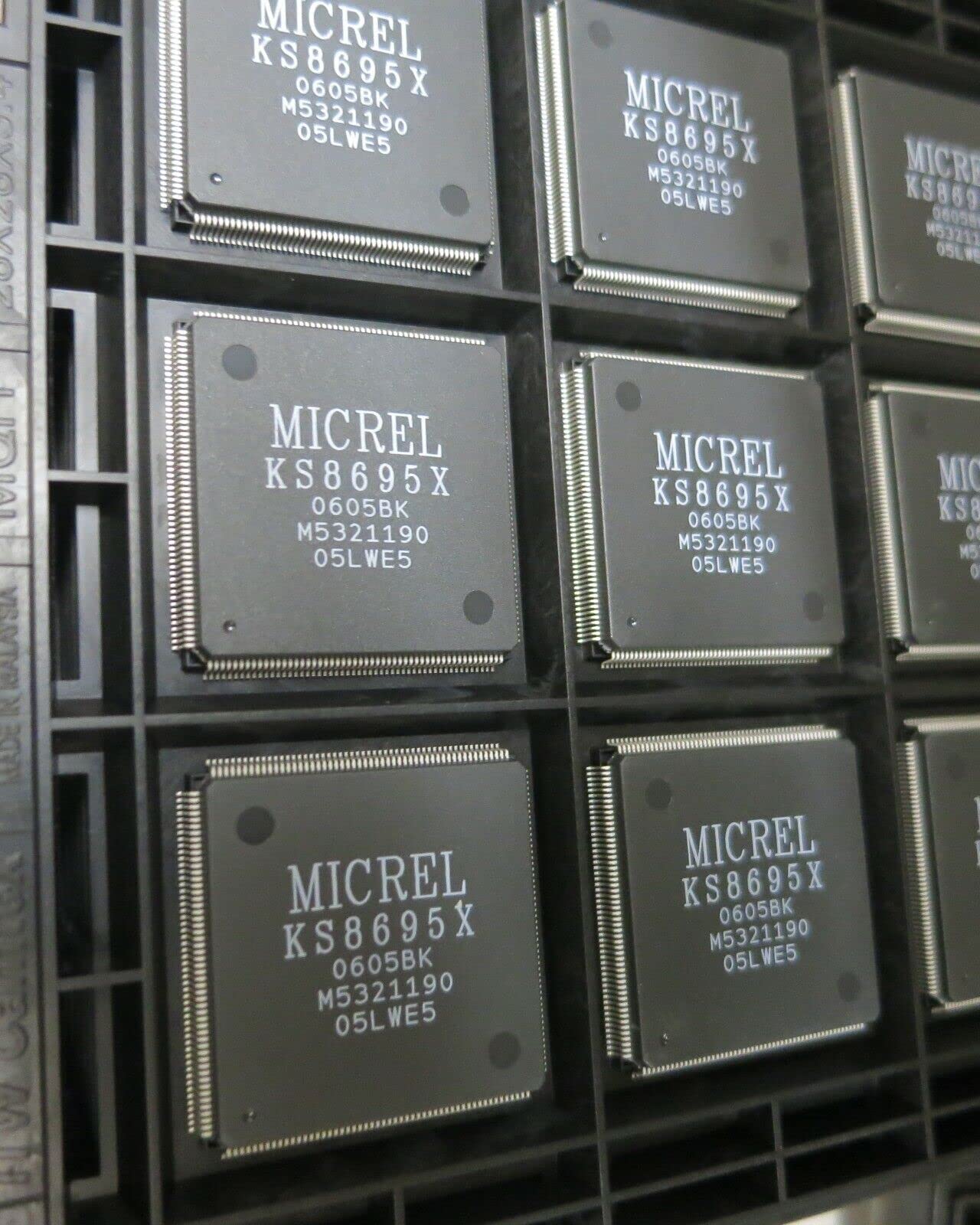 1 PC KS8695X MICREL IC Switch 10/100 5PORT 208PQFP **US Stock**