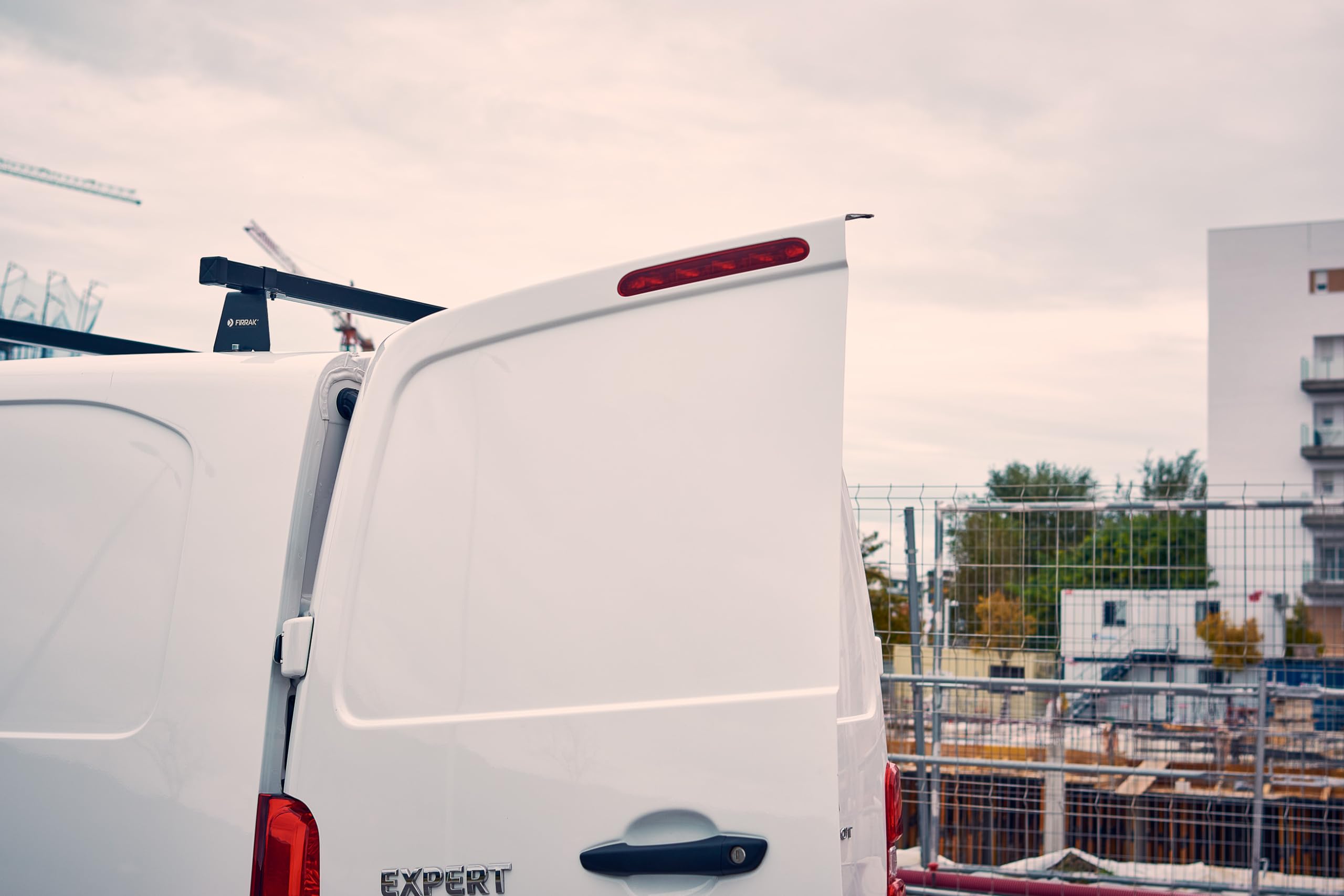 Fahrzeugspezifischer Stahl Dachträger für Opel Vivaro 3 III X82 L2H1 2014-2019