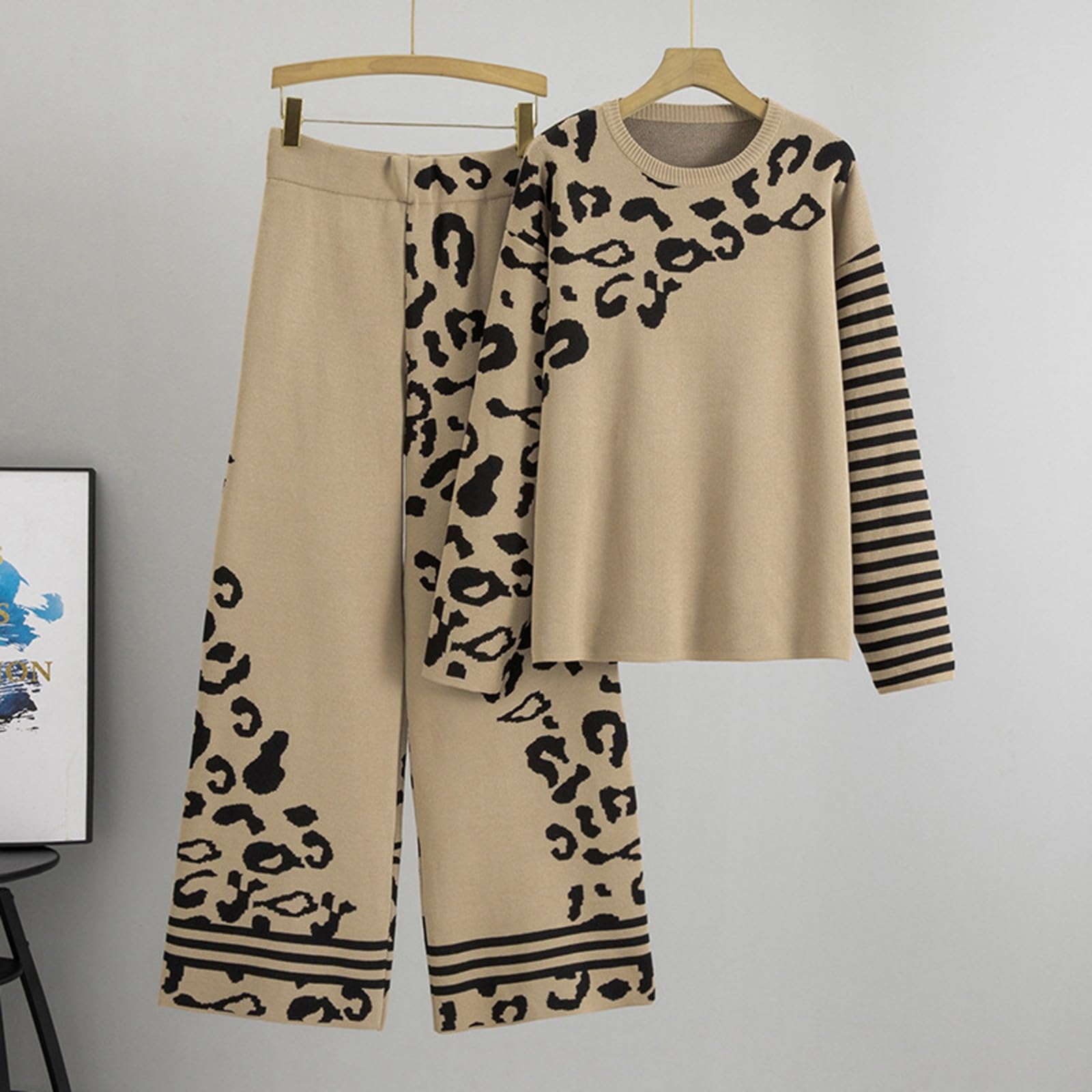2026 Maglione Invernale Da Donna Due Pezzi Motivo Leopardato Casual Alla Moda Pantaloni Della Tuta Morbido Pullover + Pantaloni da Jogging A Vita Alta Chic e Elegante Confortevole Per Casa