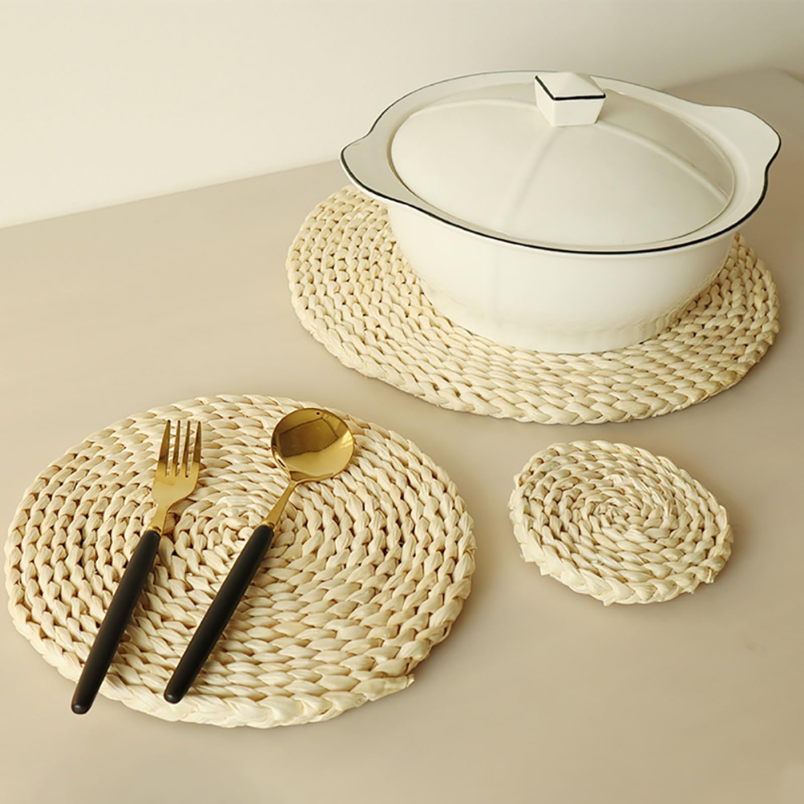 Platzset aus gewebten Maisstrohhalmen im Landhausstil | Tischdekoration im rustikalen Stil | Runde Platzsets für den täglichen Gebrauch und Feste, 4 Stück, 30 cm (6 Stück 35 cm (13,7 Zoll))
