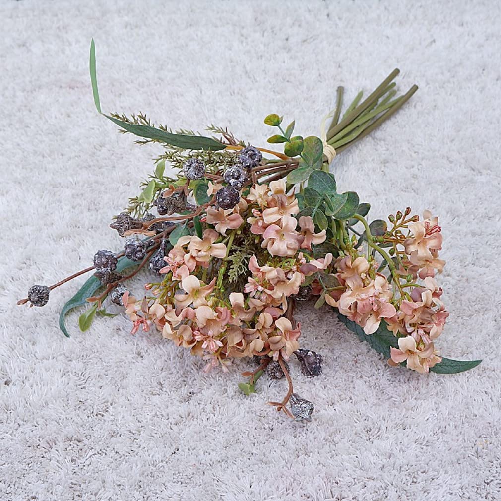 Fleurs de Soie Marguerite avec de l'herbe séchée à la Recherche de Mariage Senecio Bouquet d'eucalyptus