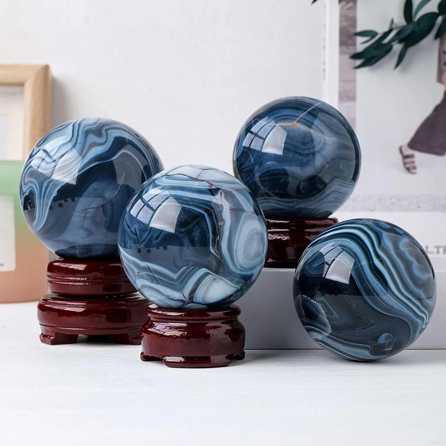 Crystal Ball with Stand Quartz Crystal Sphere Tumbled Gems Stone Home Decoration Feng Shui Witchcraft Balls,55mm