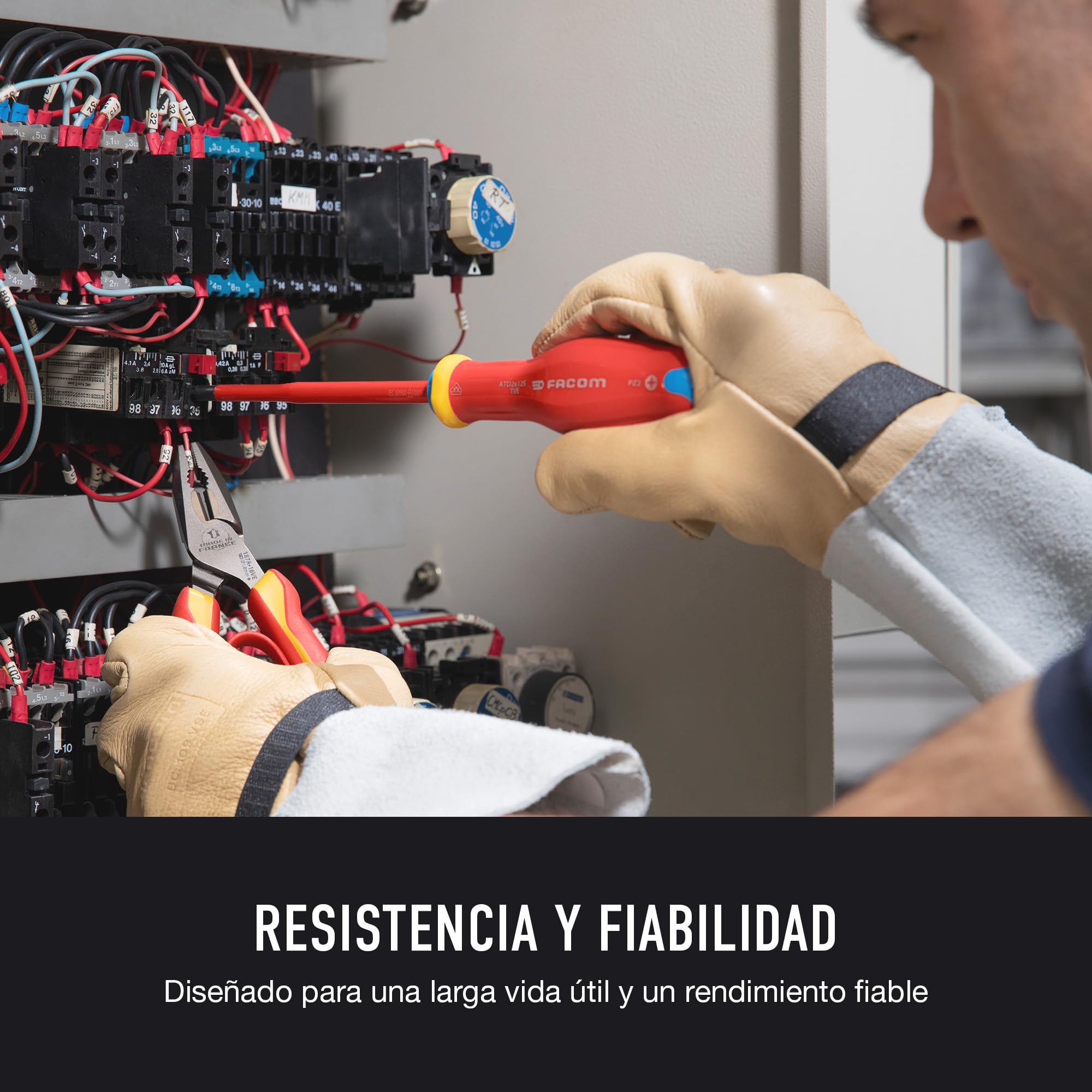 FACOM - Juego de 5 Destornilladores Protwist Aislados 1000V, Incluye 3 Destornilladores de Ranura y 2 Pozidriv, Calidad, Ergonomía, Tratamiento Anticorrosión, AT5VE.PB