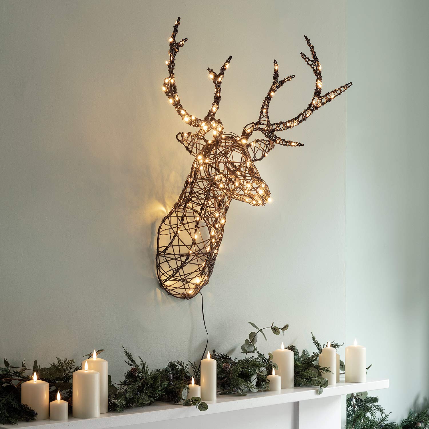 Lights4fun 84cm LED Studley Rattan Rentier Kopf Hirschgeweih Weihnachtsbeleuchtung Außen und Innen Weihnachtsfigur Wanddeko