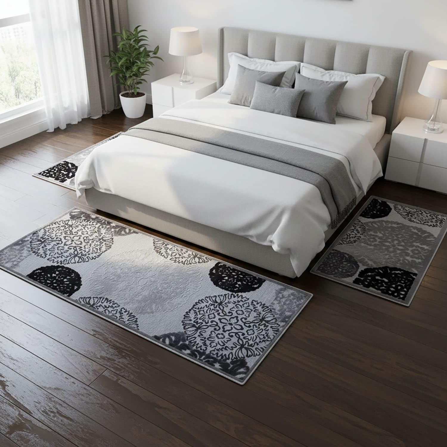 Tris Tappeti Camera da Letto Design Gobelin – Set 3 Pezzi (1 Tappeto Fondo Letto 80x150 + 2 Laterali 60x110) – Polipropilene Morbido, Antiscivolo, Facilità di Pulizia – Grigio/Nero Moderno