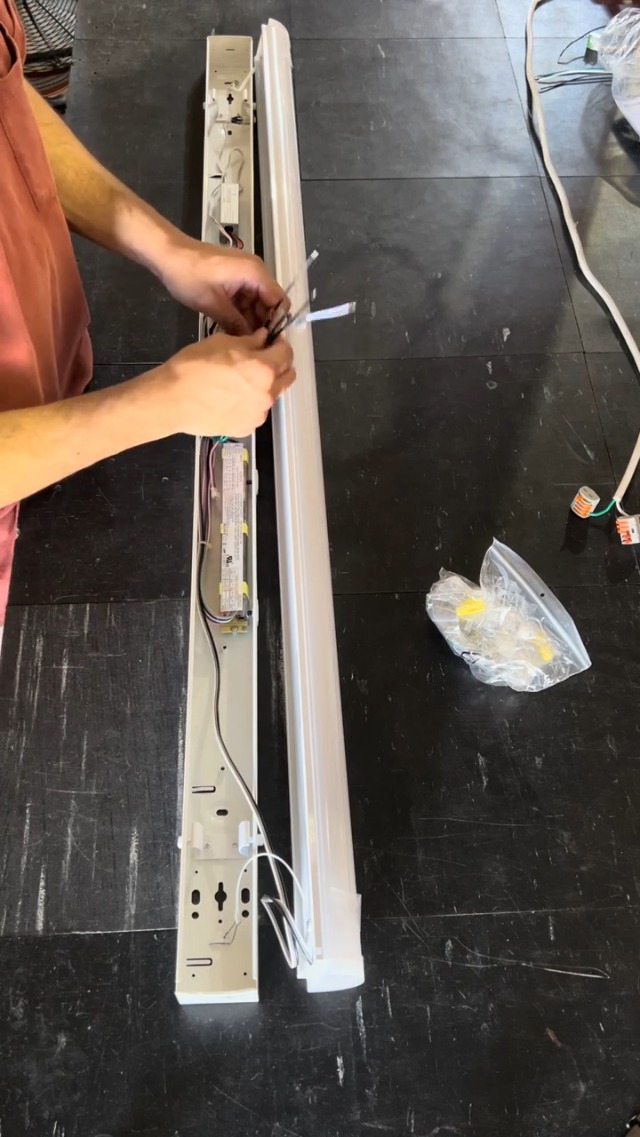 Image of E2 LIGHTING 4FT Black LED Linear Strip Light with Emergency Battery Backup 5XCCT 30 /35 /40 /50 /65K Tunable | 5324lm High Output Indoor Fixture | 90-Minute Backup | Easy Install |(6, 4FT BLK Battery)