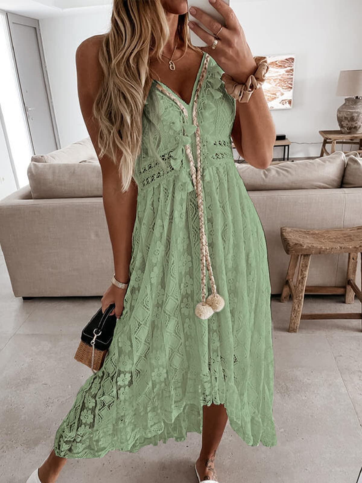 CUPSHE Abito estivo da donna Boho maxi con lacci e nappe con scollo a V svasato con volant Abiti da spiaggia bianchi