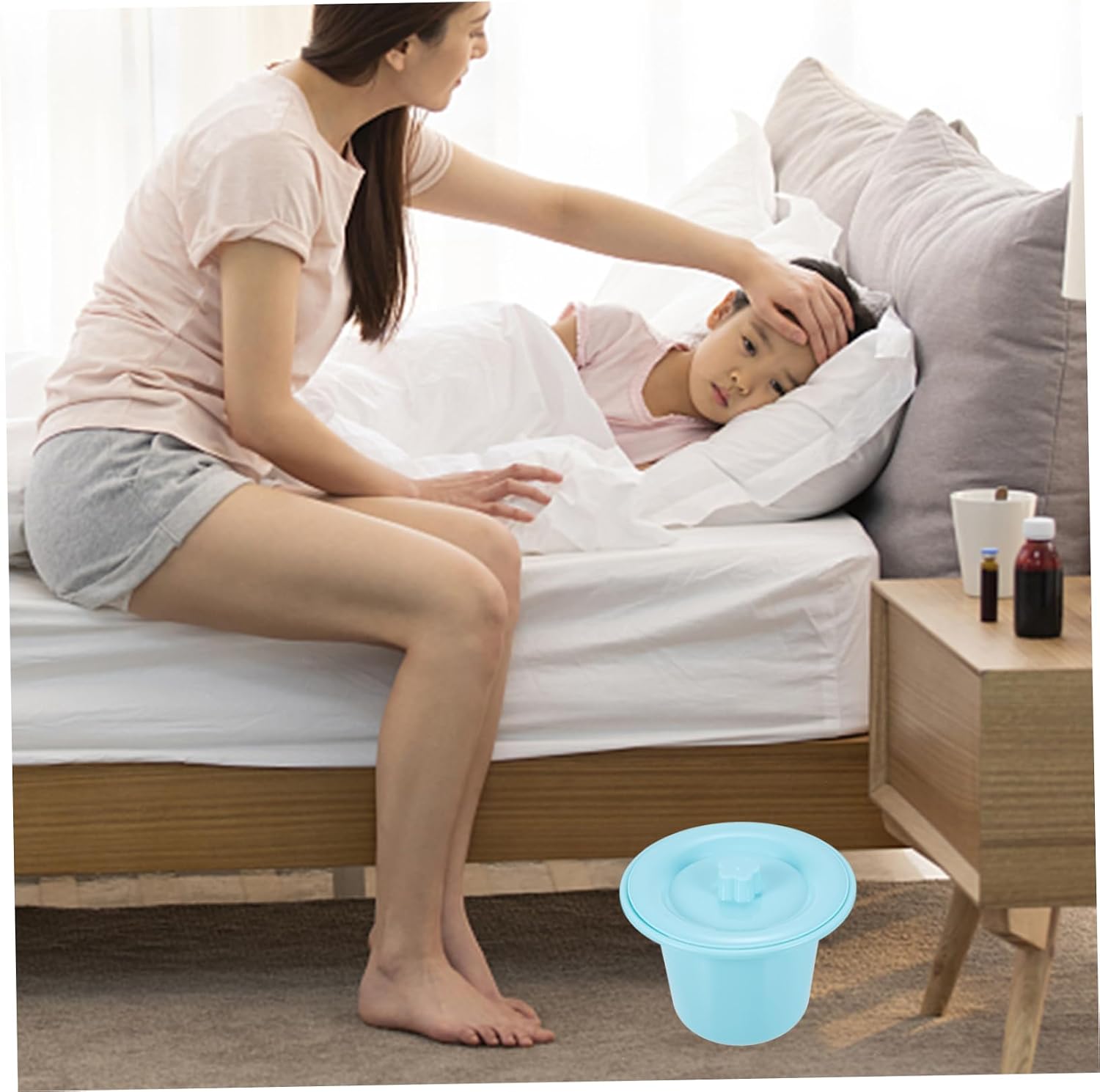 2pcs Urinal Pot Lid for Adults and Boys and Girls Covered Chamber Pot for Home Use Portable Design for Travel and Camping Easy to Move Odor Isolation Construction
